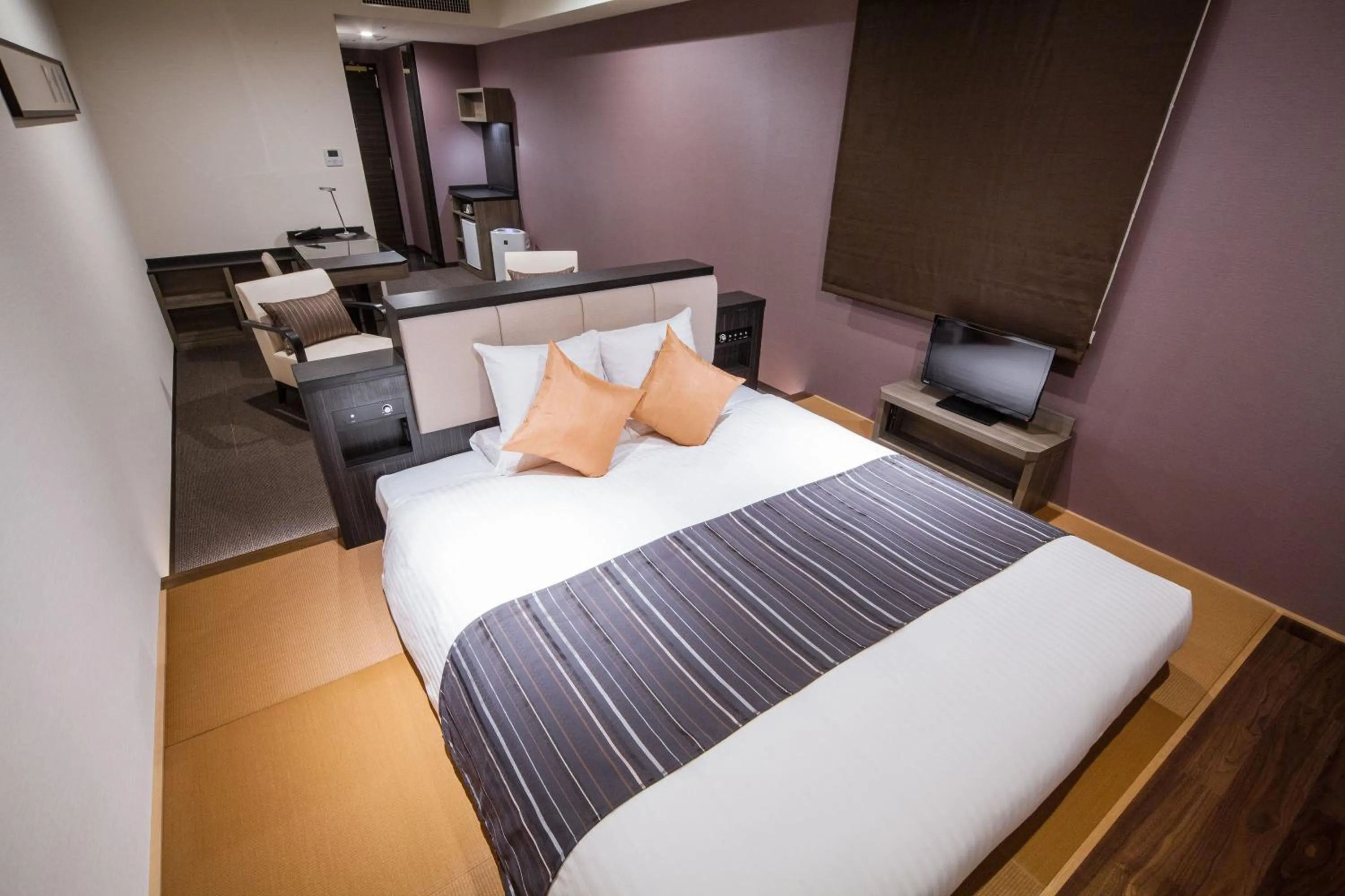 Photo of the whole room, Bed in HOTEL MYSTAYS PREMIER Kanazawa