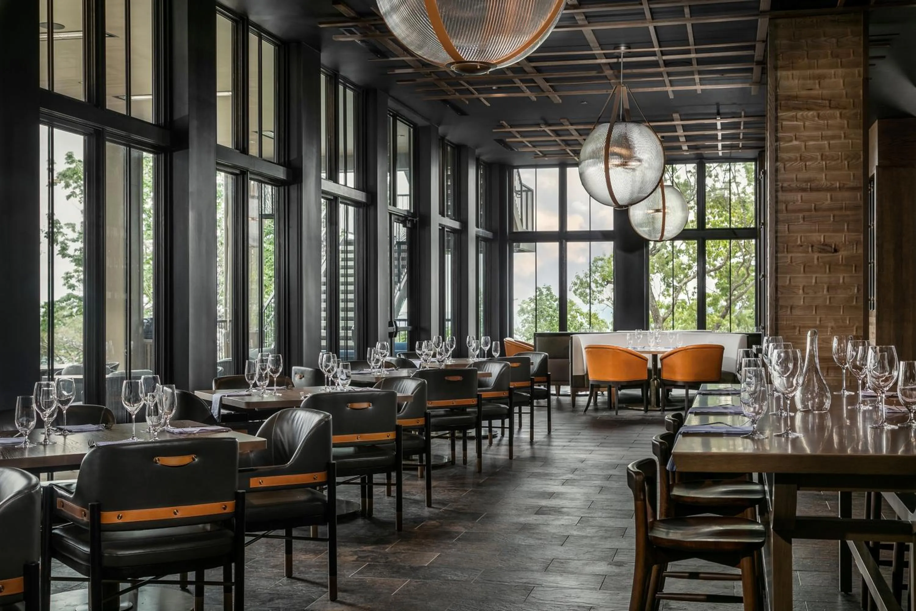 Restaurant/places to eat in Cloudland at McLemore Resort Lookout Mountain, Curio by Hilton