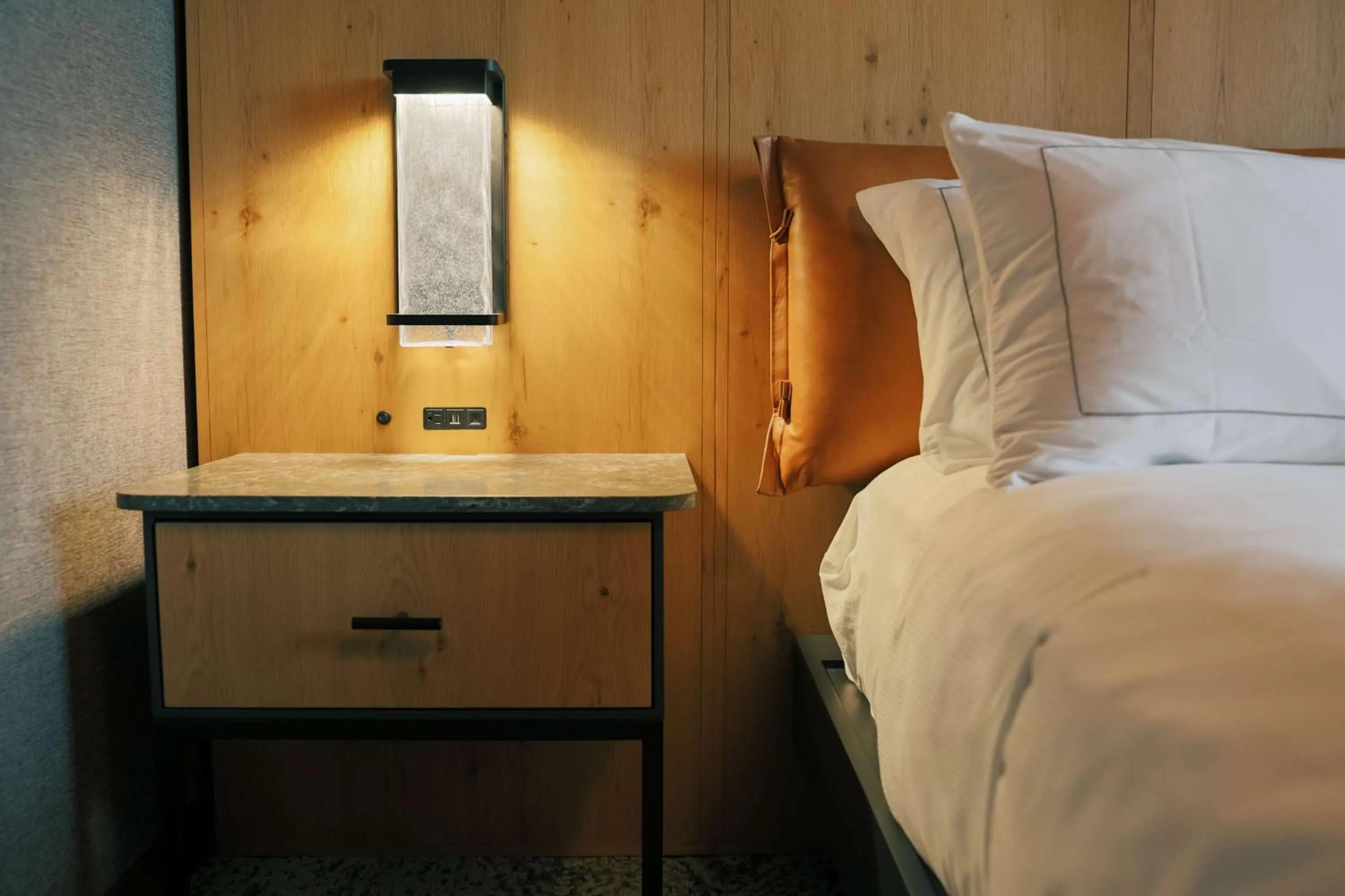 Bed in Cloudland at McLemore Resort Lookout Mountain, Curio by Hilton