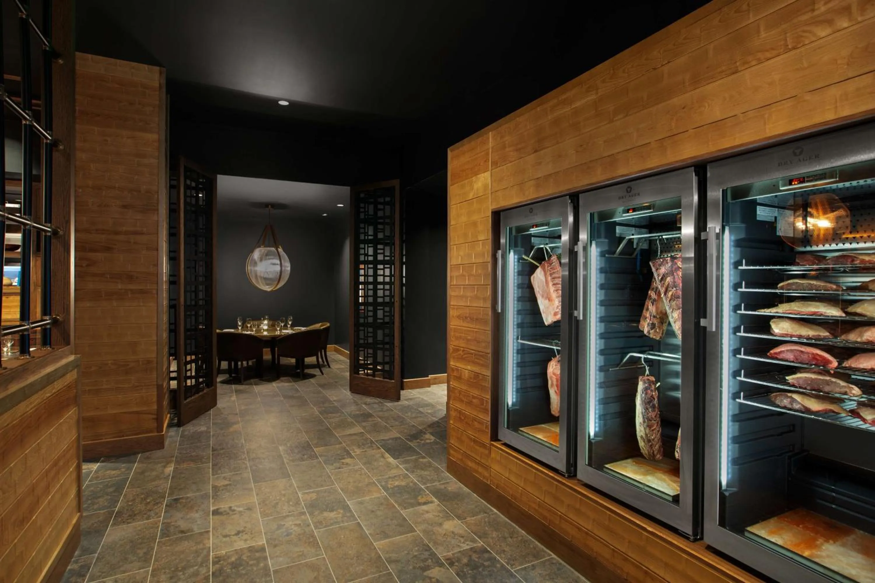 Lounge or bar in Cloudland at McLemore Resort Lookout Mountain, Curio by Hilton