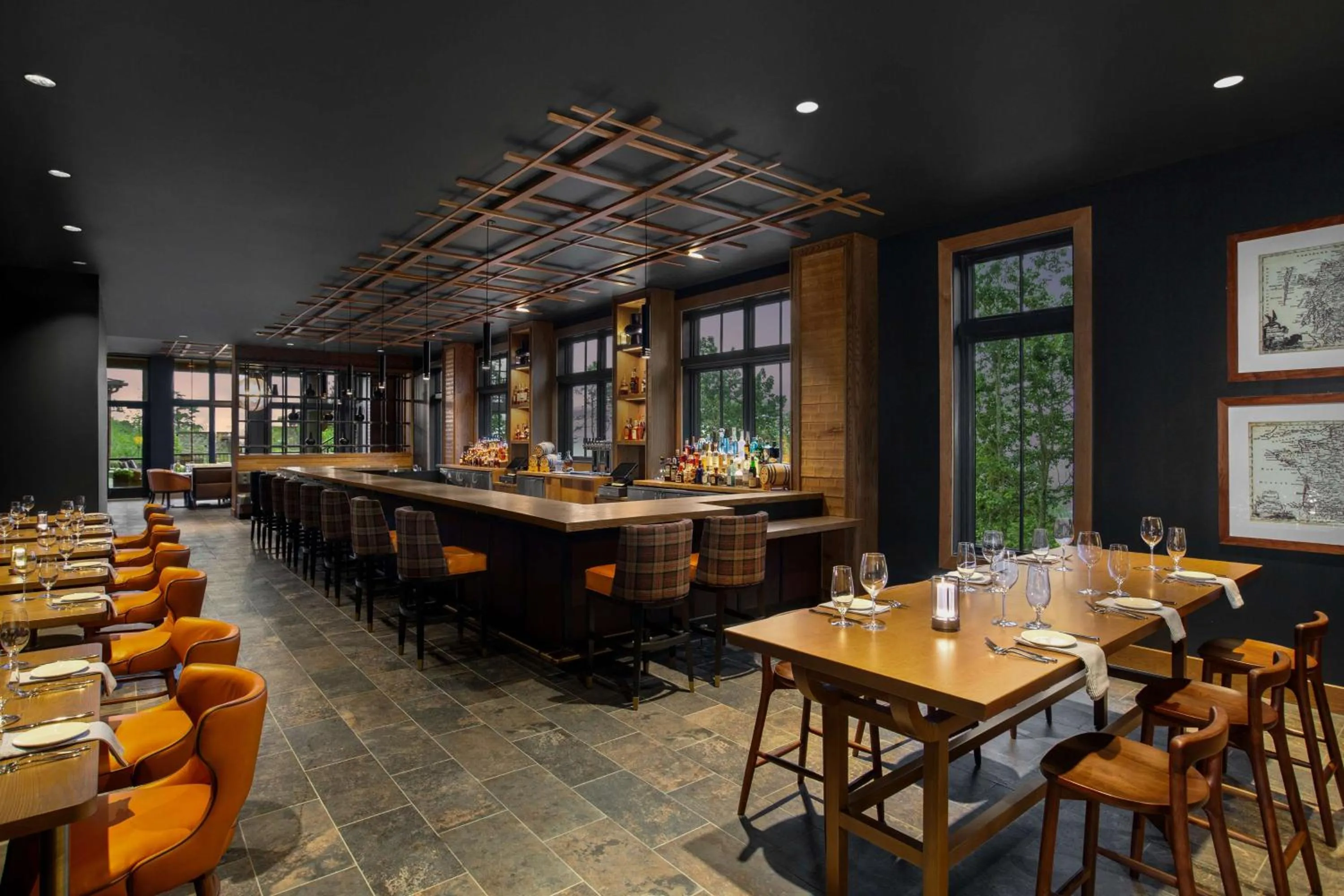 Lounge or bar in Cloudland at McLemore Resort Lookout Mountain, Curio by Hilton