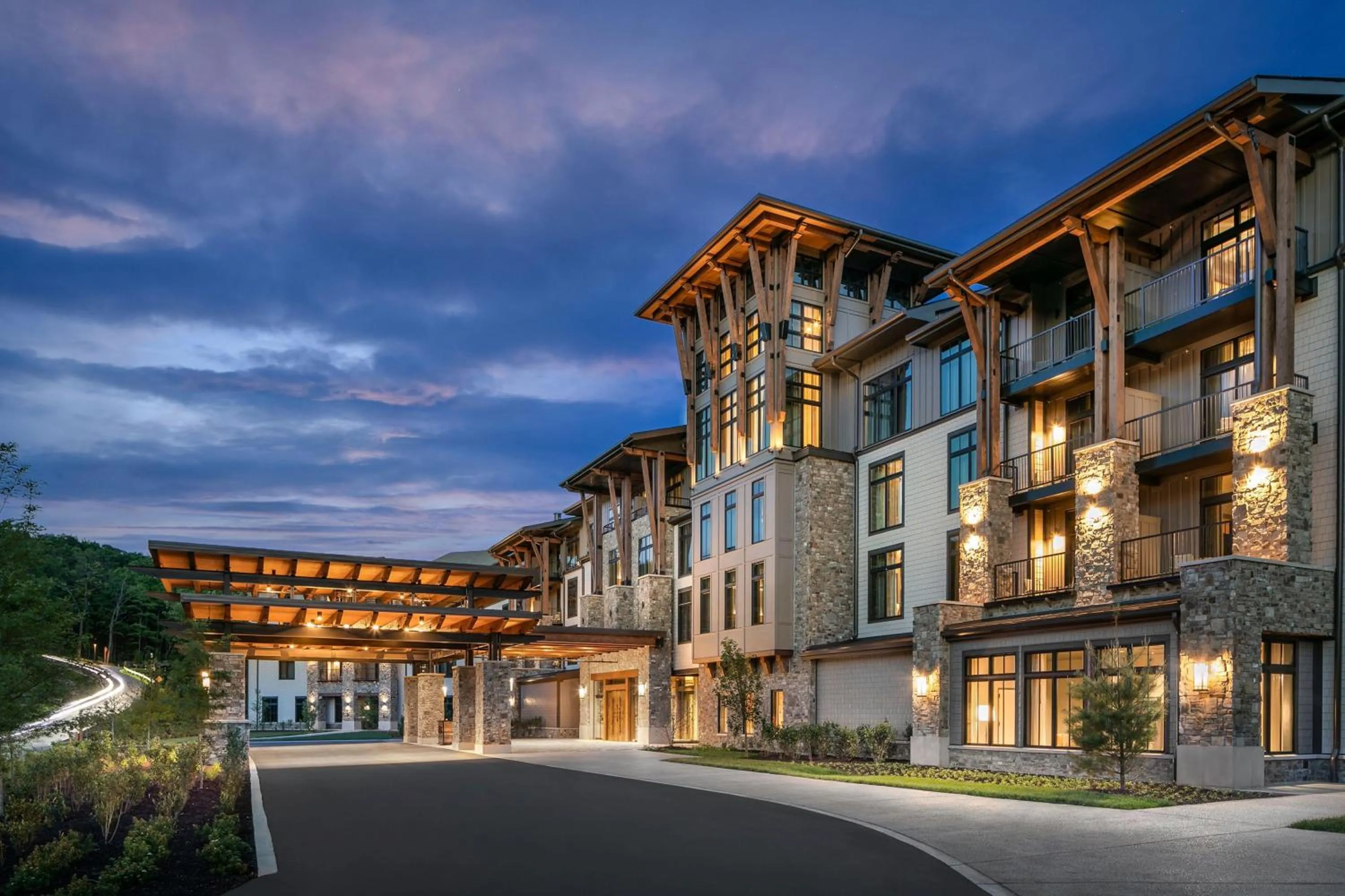 Cloudland at McLemore Resort Lookout Mountain, Curio by Hilton