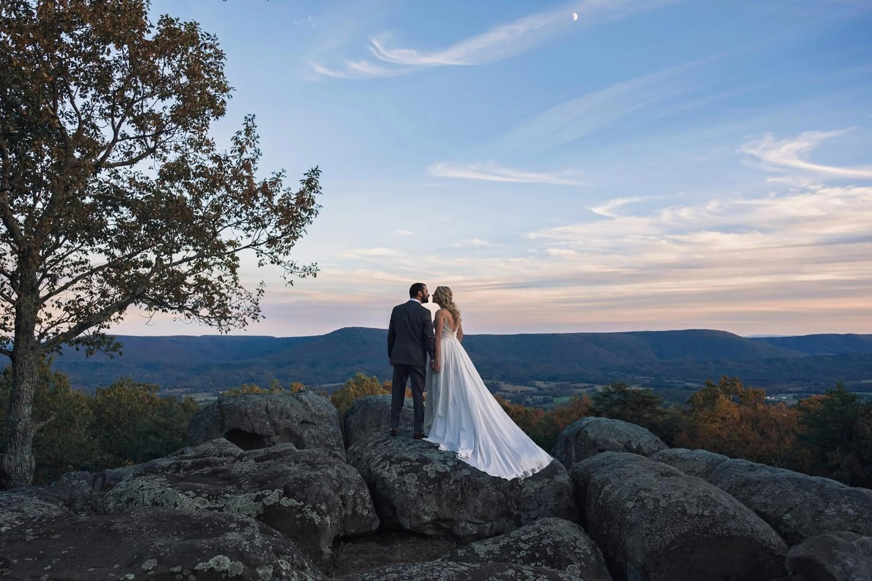 wedding in Cloudland at McLemore Resort Lookout Mountain, Curio by Hilton
