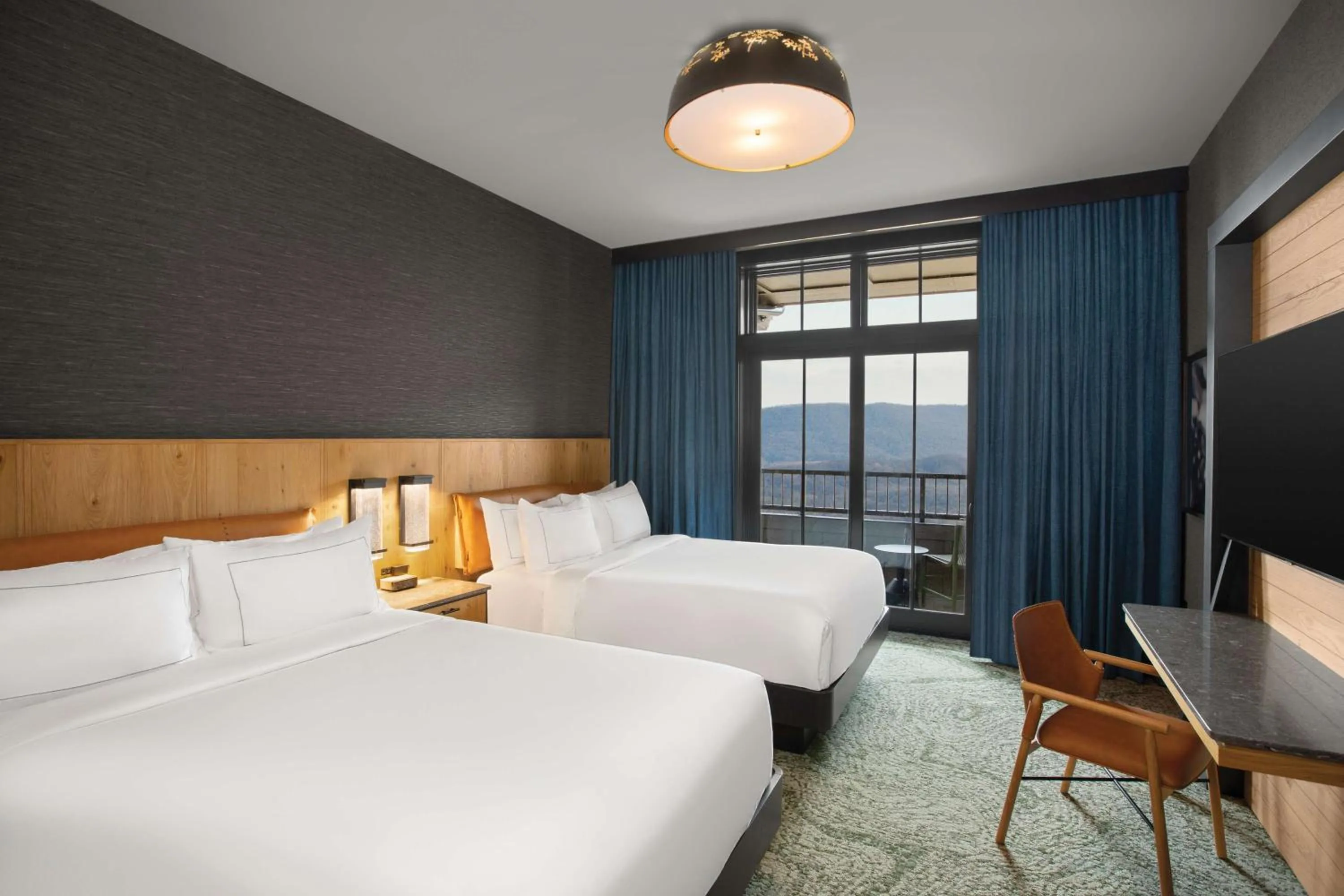 Photo of the whole room, Bed in Cloudland at McLemore Resort Lookout Mountain, Curio by Hilton