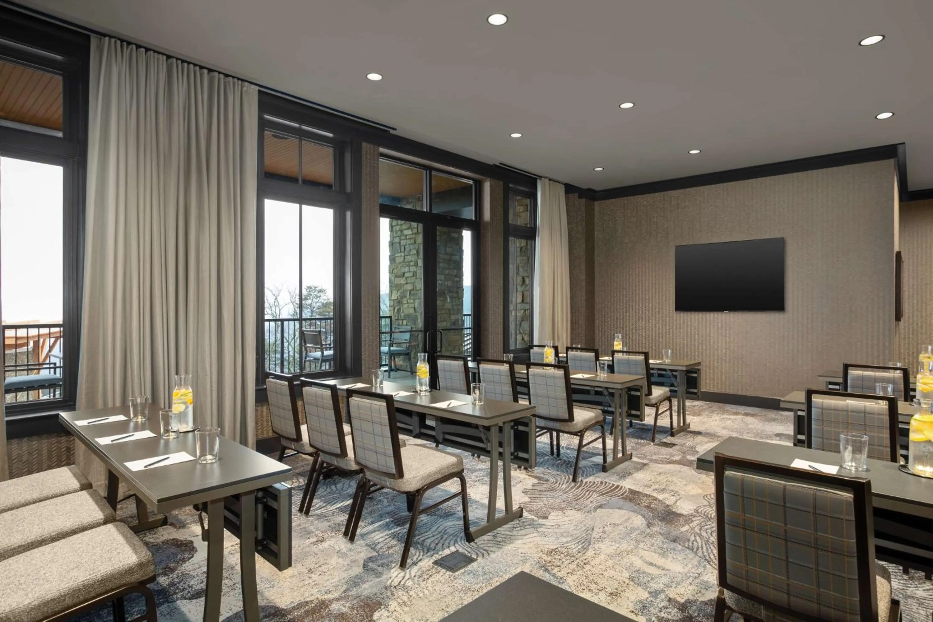 Meeting/conference room in Cloudland at McLemore Resort Lookout Mountain, Curio by Hilton