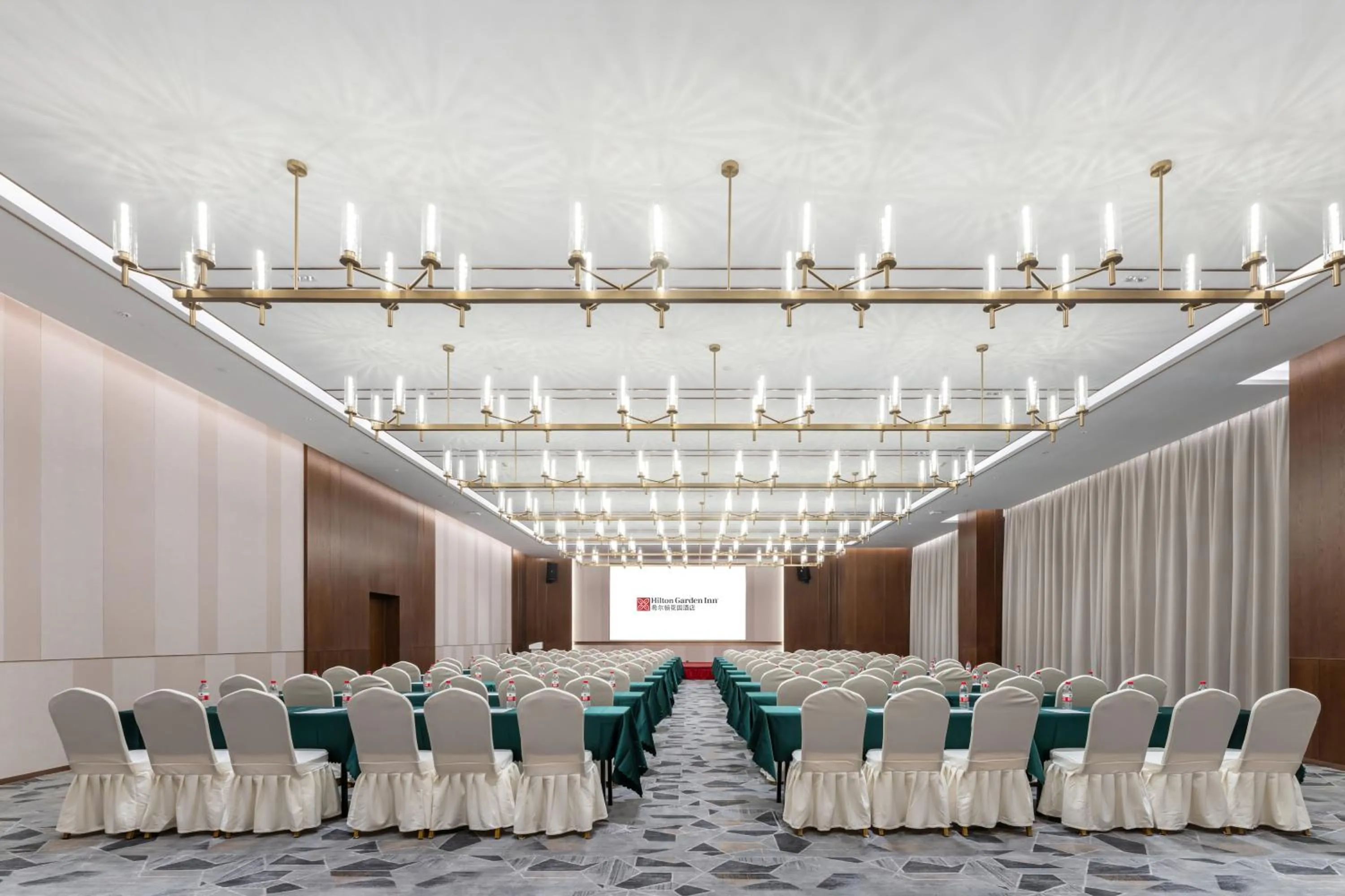 Meeting/conference room in Hilton Garden Inn Huzhou High-Speed Railway Station