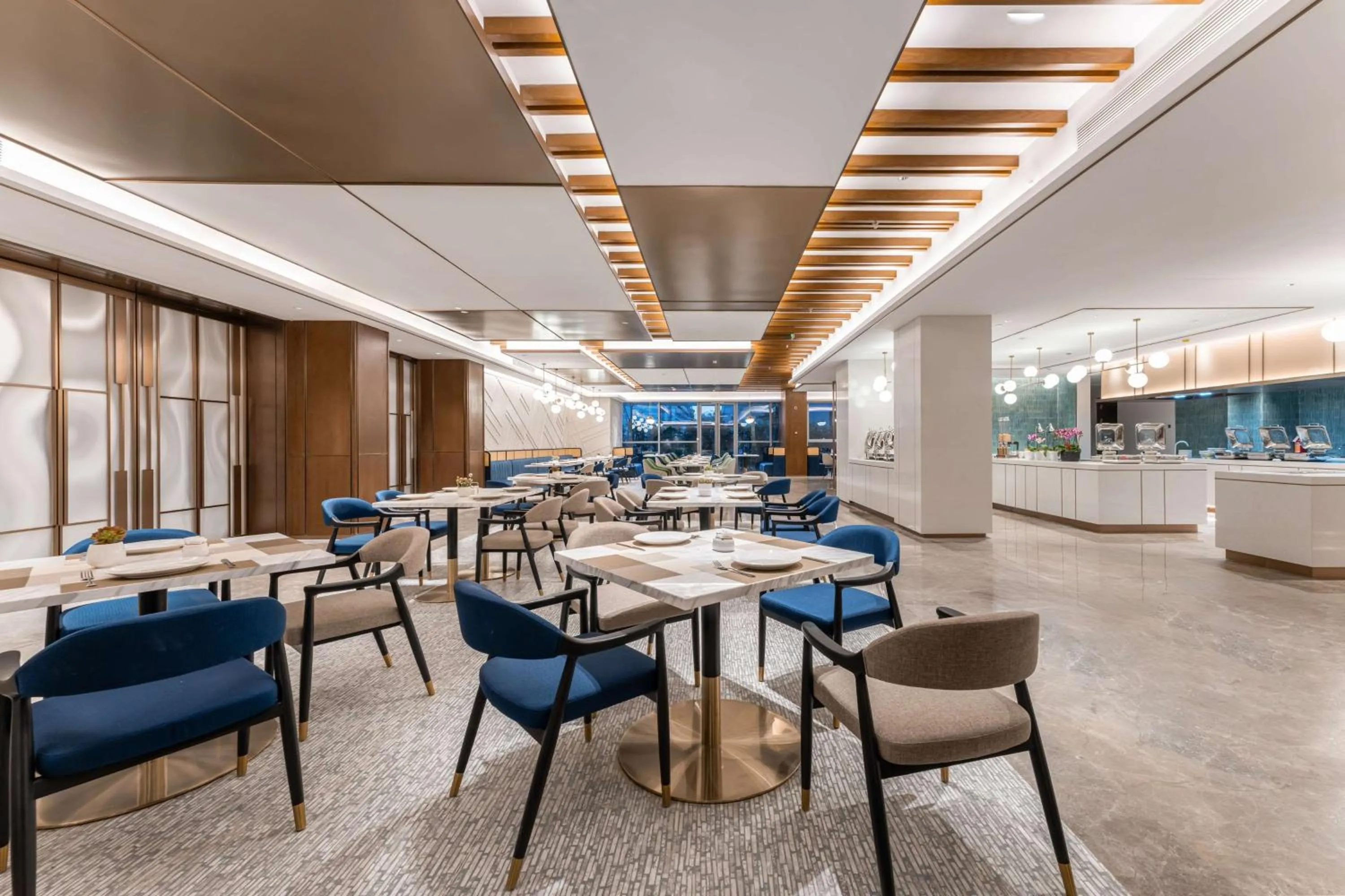 Restaurant/places to eat in Hilton Garden Inn Huzhou High-Speed Railway Station