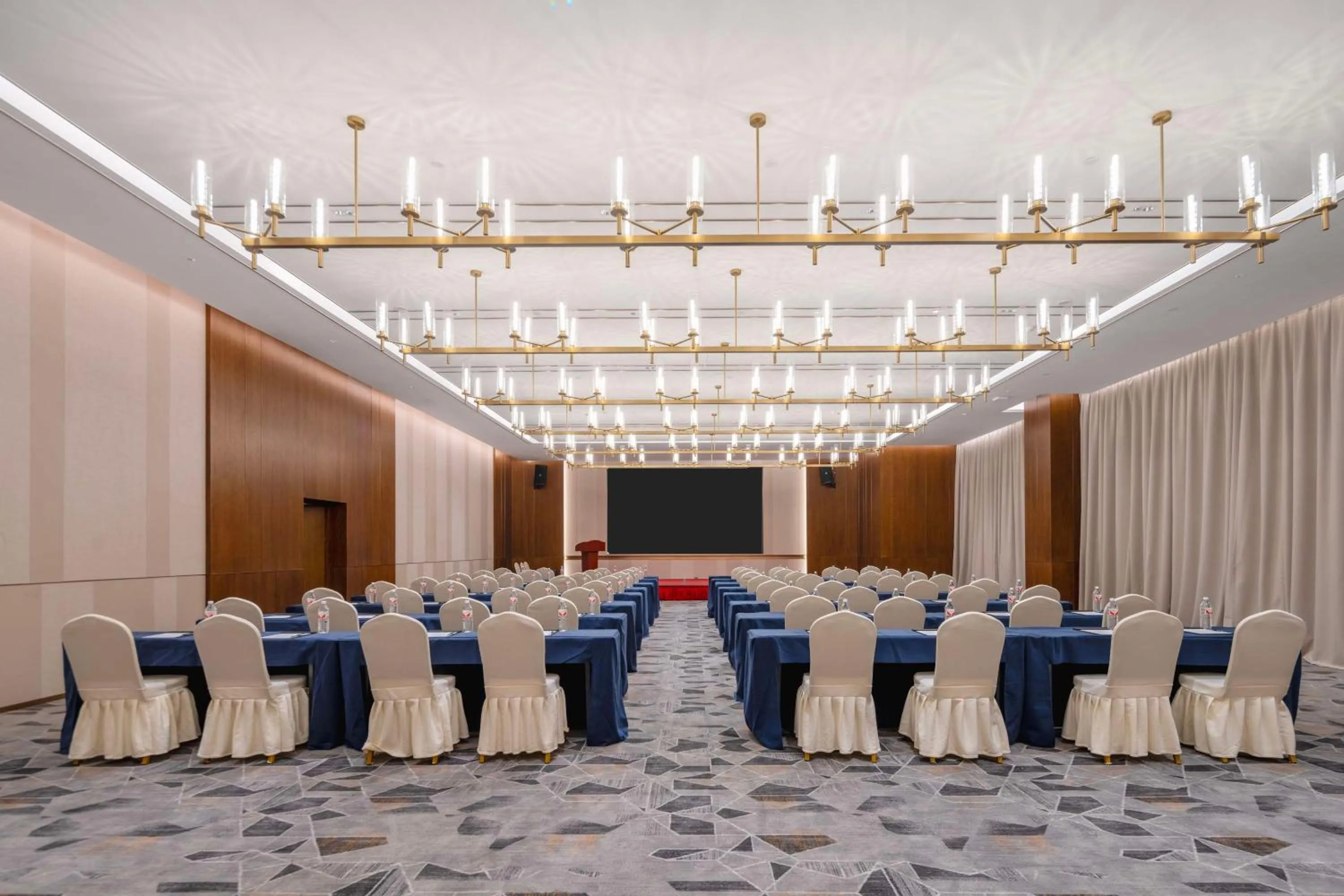 Meeting/conference room in Hilton Garden Inn Huzhou High-Speed Railway Station