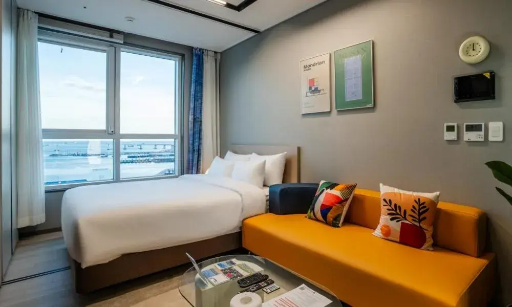 Deluxe Double Room with Sea View in Radiant Nampo Hotel Deluxe Double Room with Sea View in Radiant Nampo Hotel