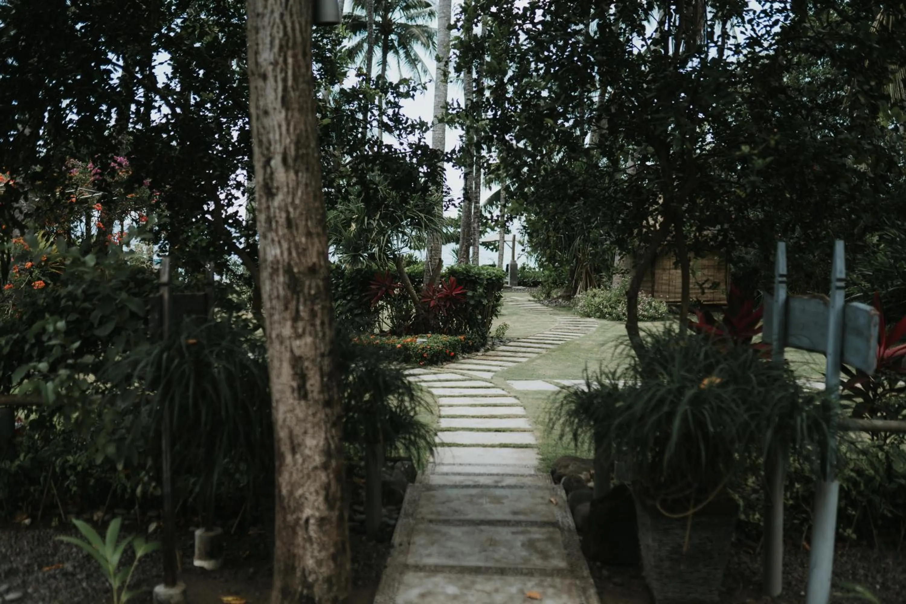 Garden in ALOKA BAHARI Villas