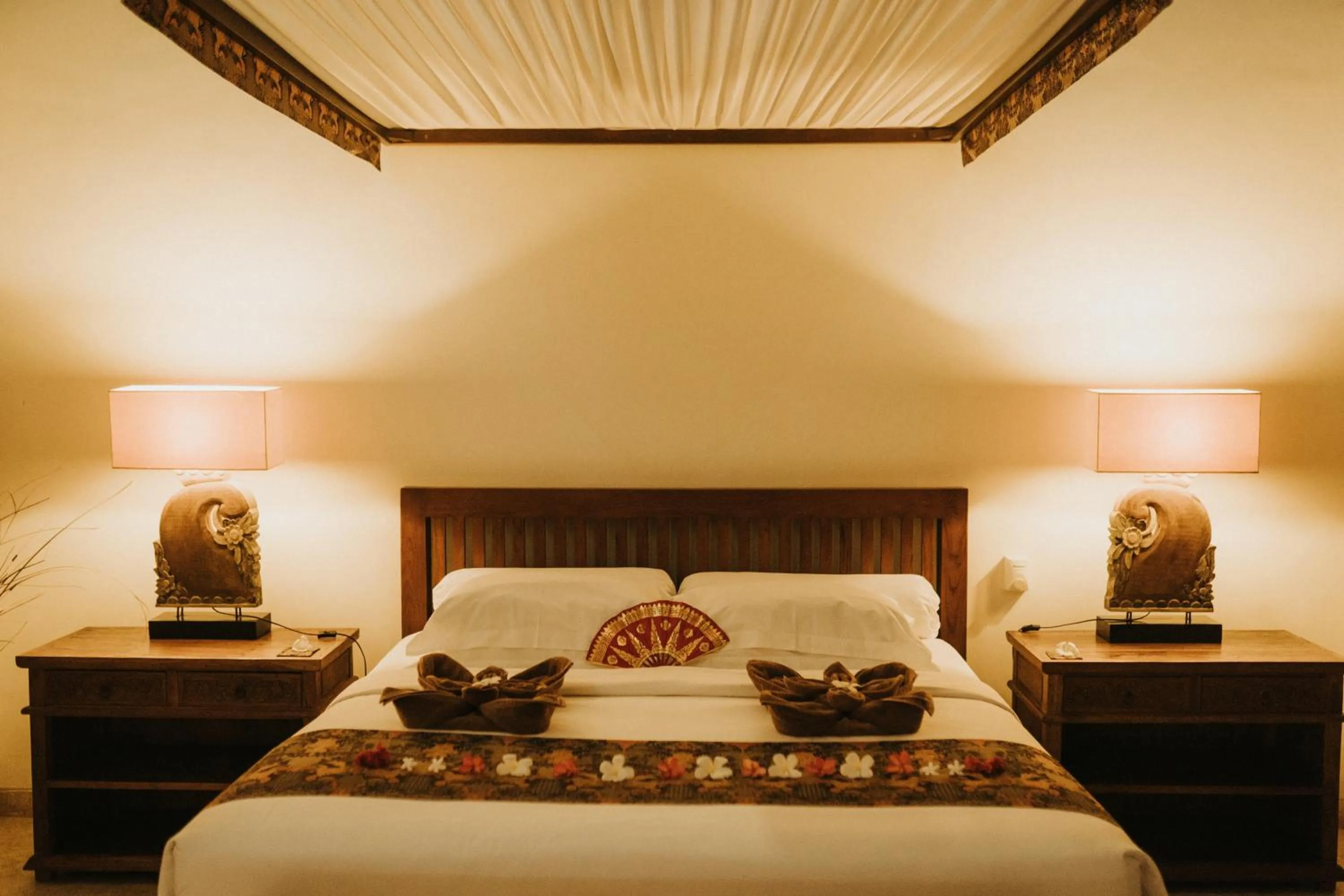 Bedroom, Bed in ALOKA BAHARI Villas