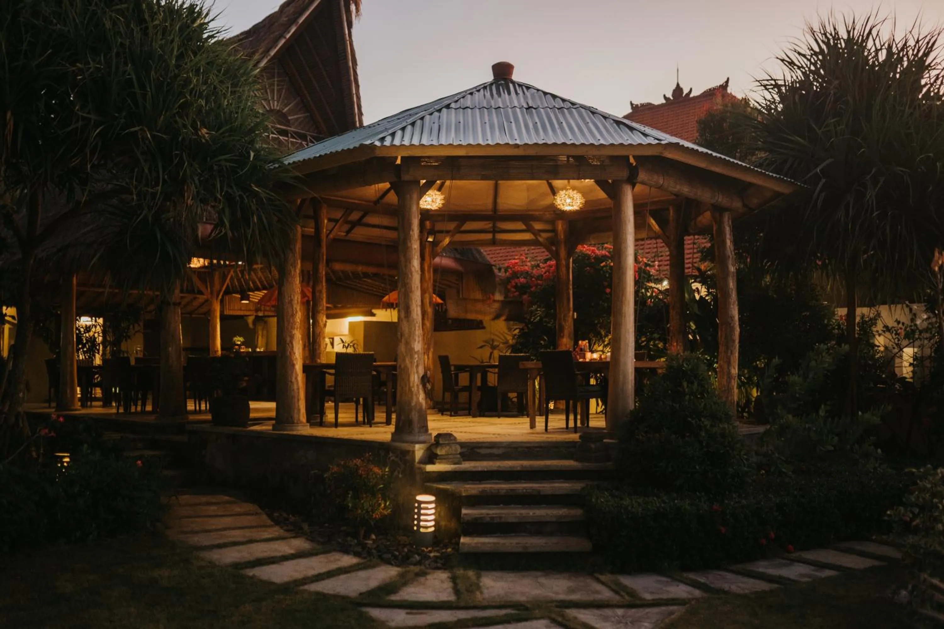 Restaurant/places to eat in ALOKA BAHARI Villas