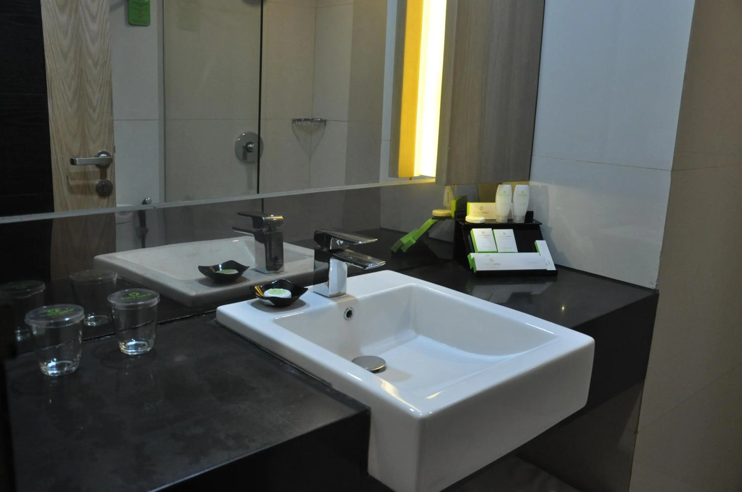 Bathroom in Sala View Hotel