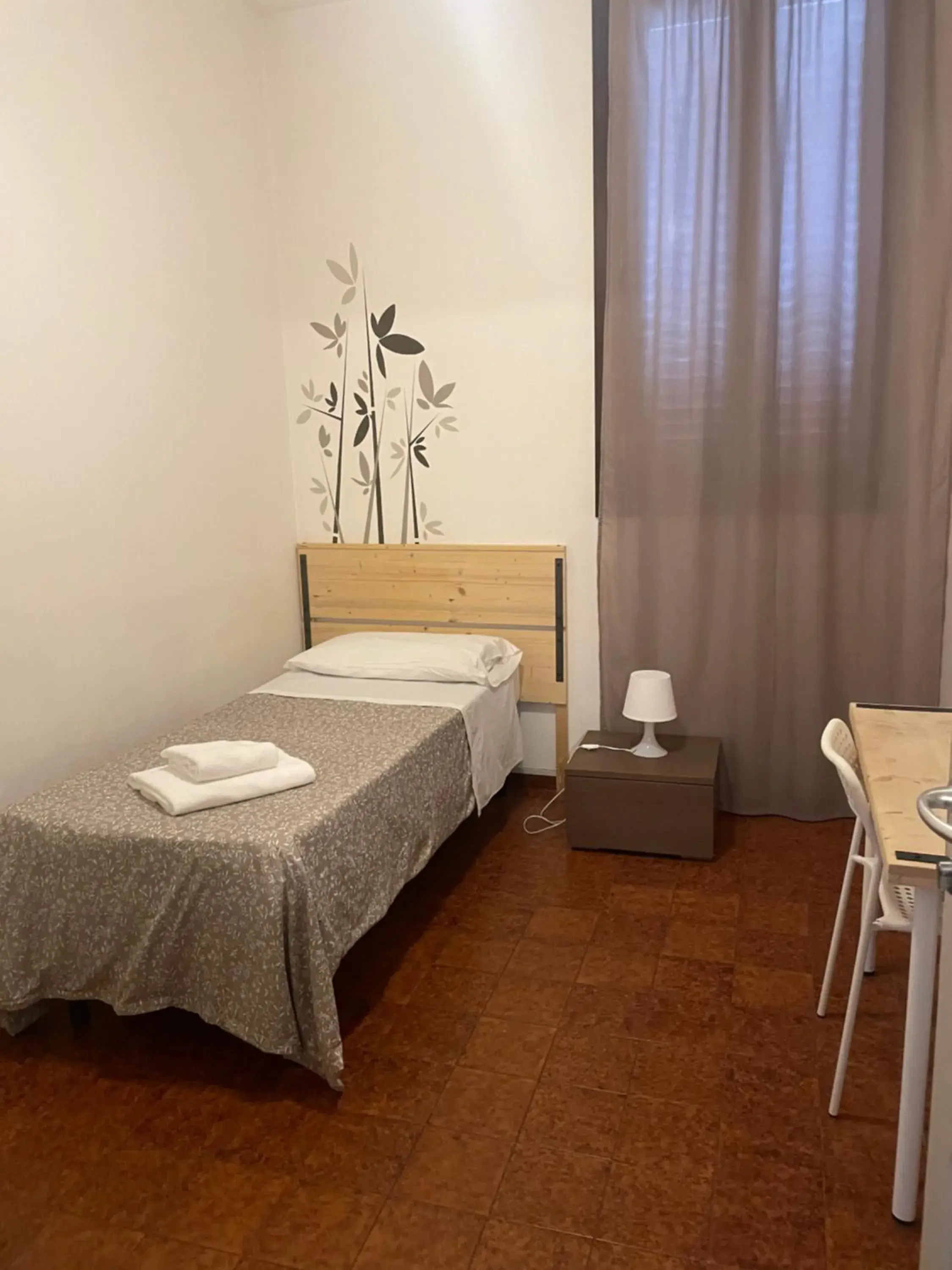 Single Room with Shared Bathroom - single occupancy in Low Cost Ferrara Single Room with Shared Bathroom - single occupancy in Low Cost Ferrara
