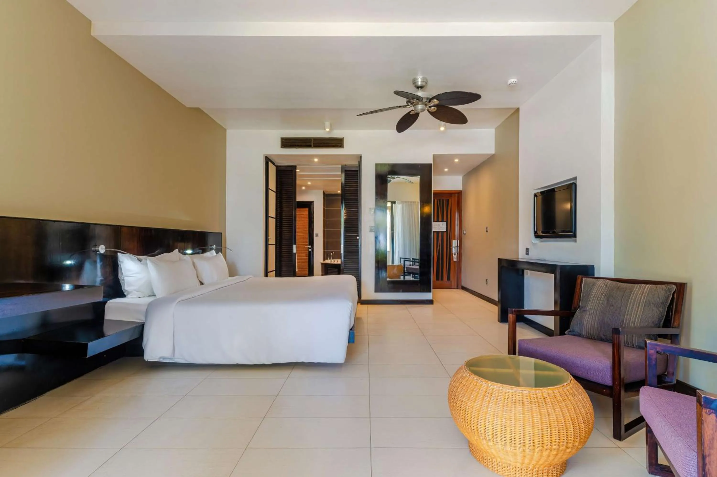 Bedroom, Bed in Crystals Beach Resort Belle Mare, a member of Radisson Individuals