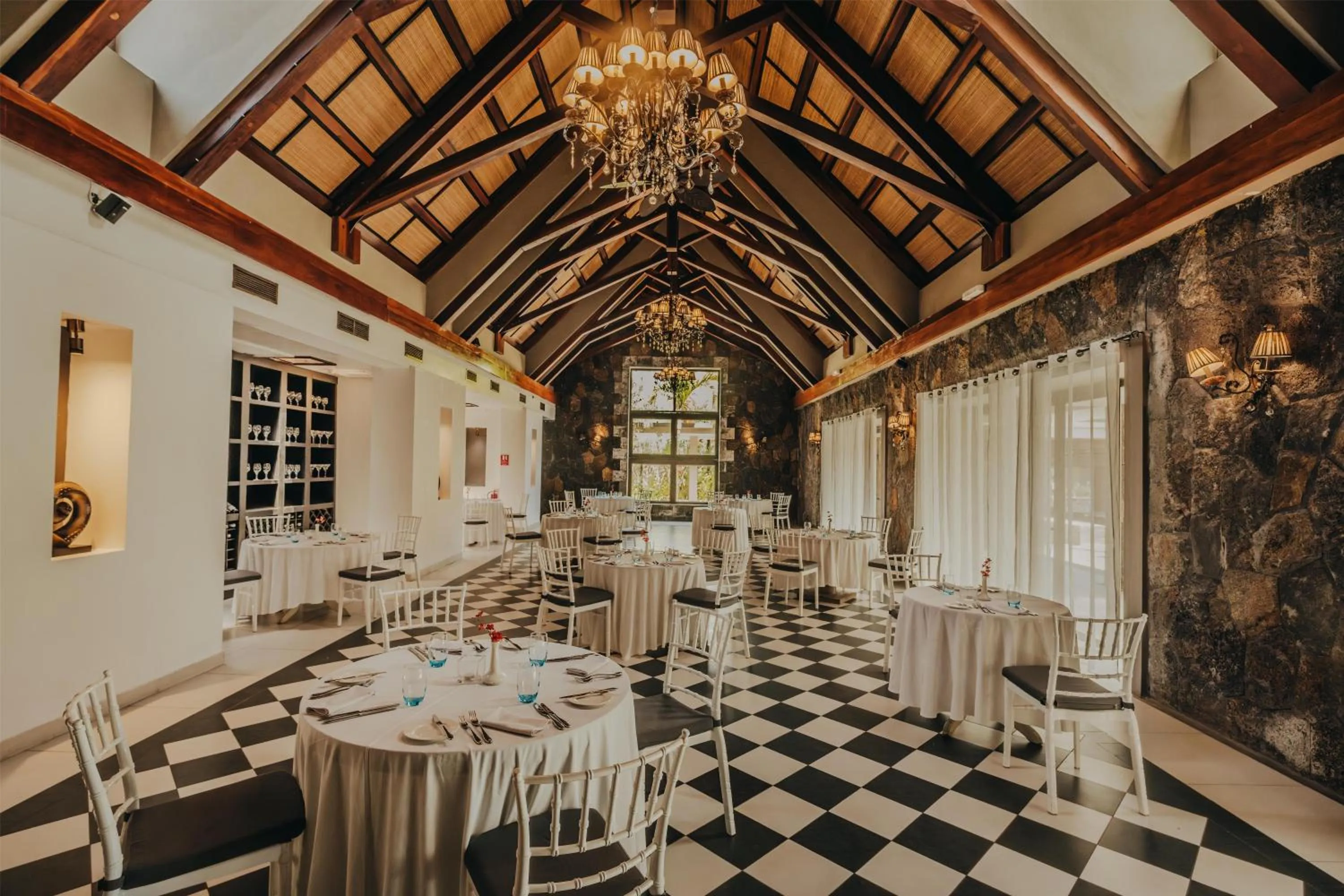 Restaurant/places to eat in Crystals Beach Resort Belle Mare, a member of Radisson Individuals