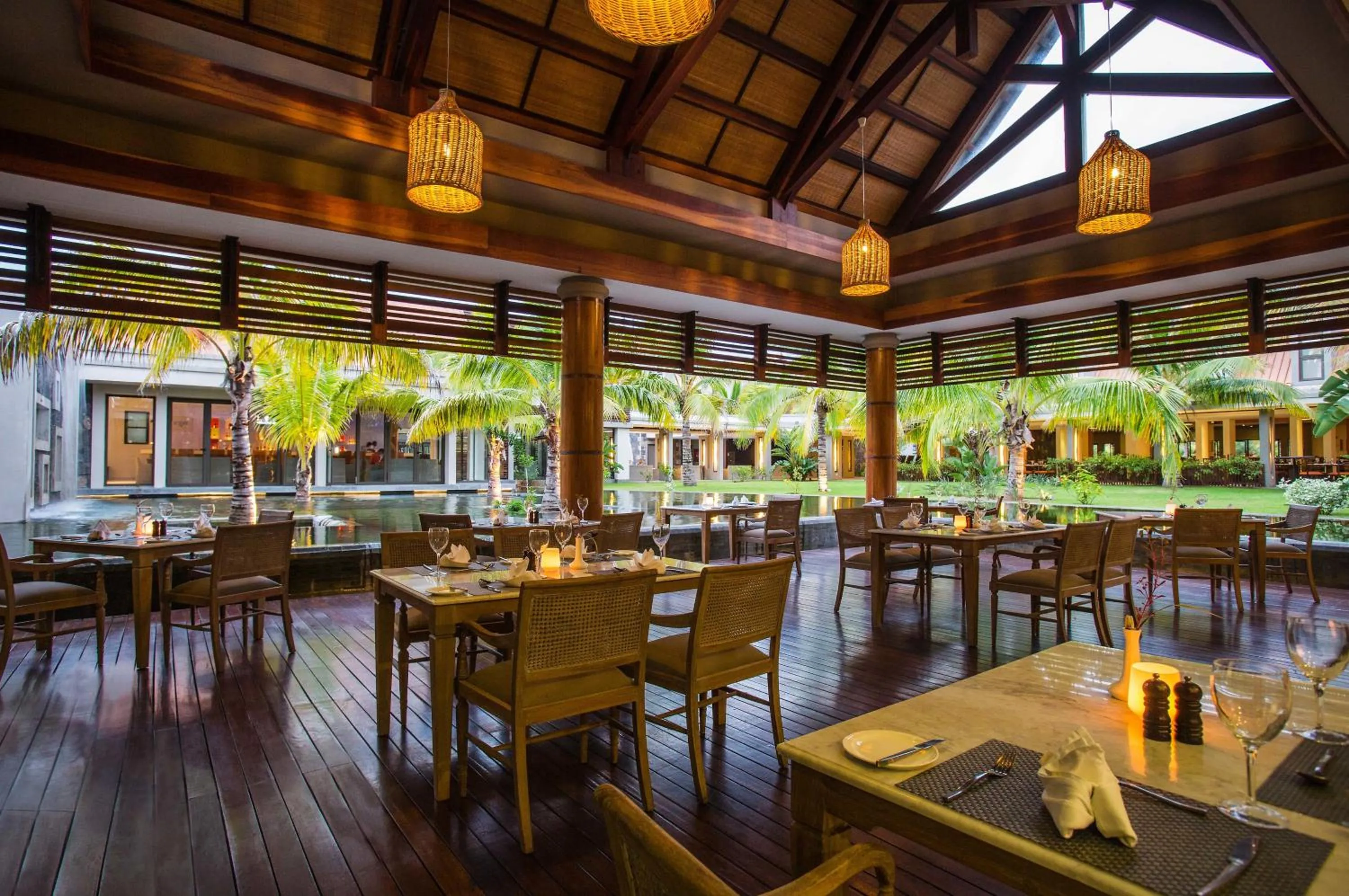Restaurant/places to eat in Crystals Beach Resort Belle Mare, a member of Radisson Individuals