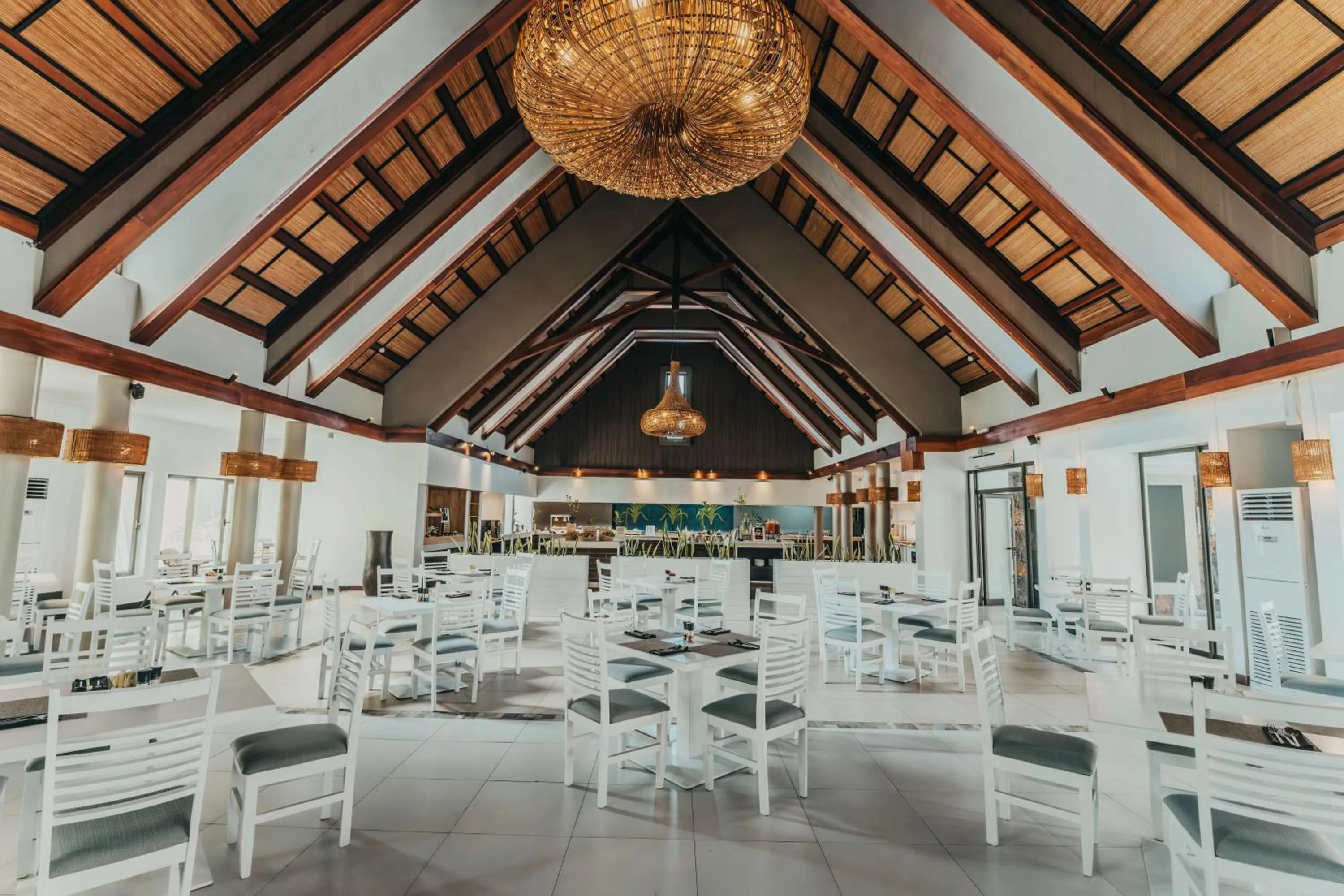 Restaurant/places to eat in Crystals Beach Resort Belle Mare, a member of Radisson Individuals