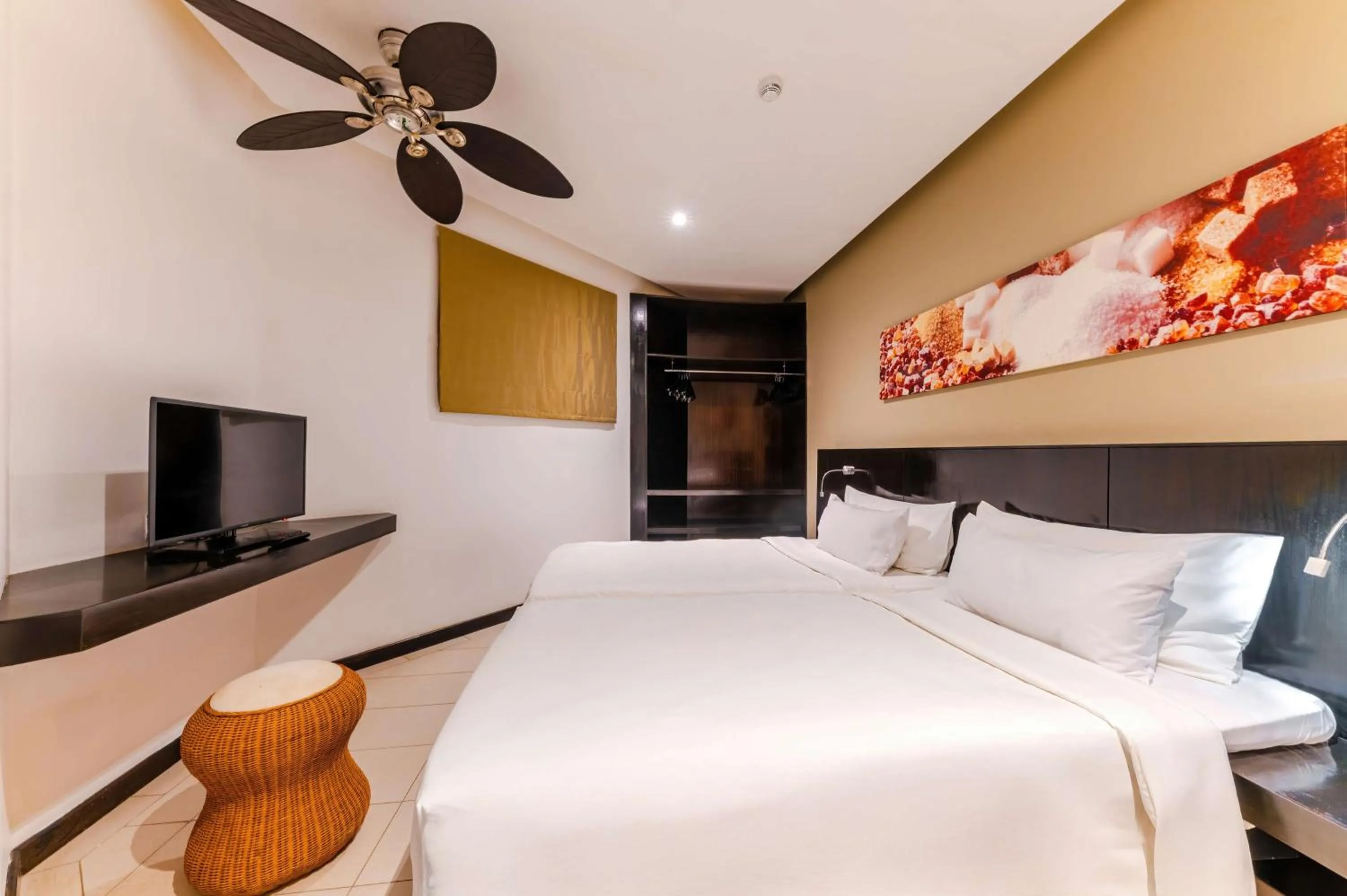 Photo of the whole room, Bed in Crystals Beach Resort Belle Mare, a member of Radisson Individuals