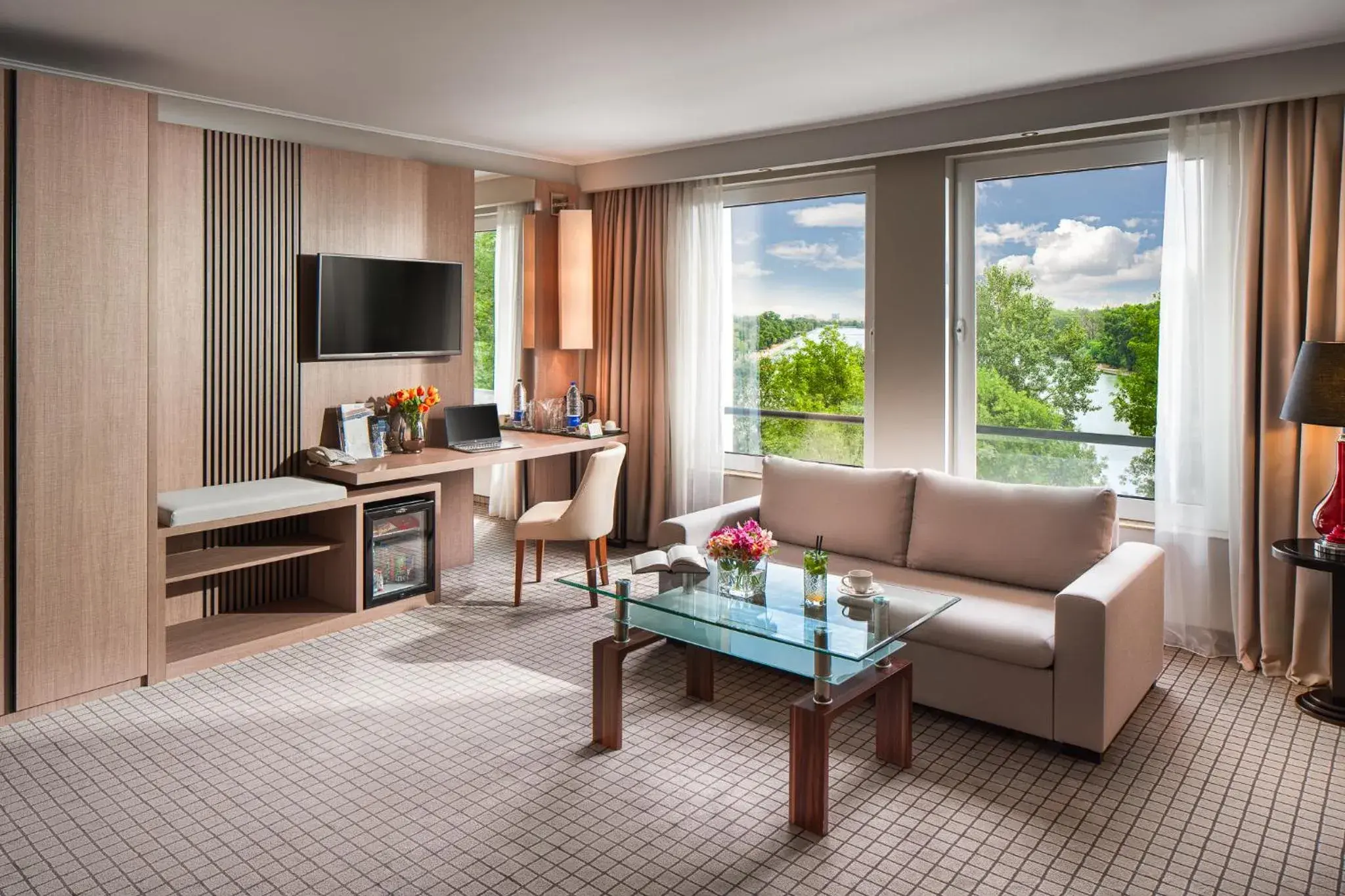 Deluxe Double or Twin Room with Balcony and Creek View in Landmark Creek Hotel Plovdiv Deluxe Double or Twin Room with Balcony and Creek View in Landmark Creek Hotel Plovdiv