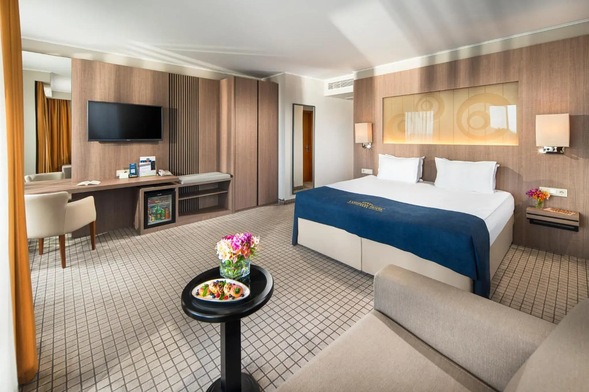 Superior Double or Twin Room with Balcony and Creek View in Landmark Creek Hotel Plovdiv Superior Double or Twin Room with Balcony and Creek View in Landmark Creek Hotel Plovdiv