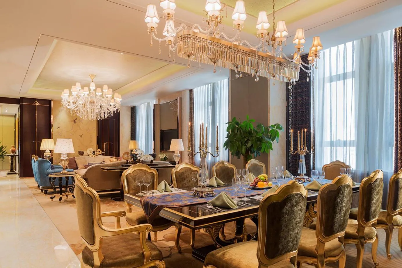 Living room in Wanda Realm Chifeng Hotel