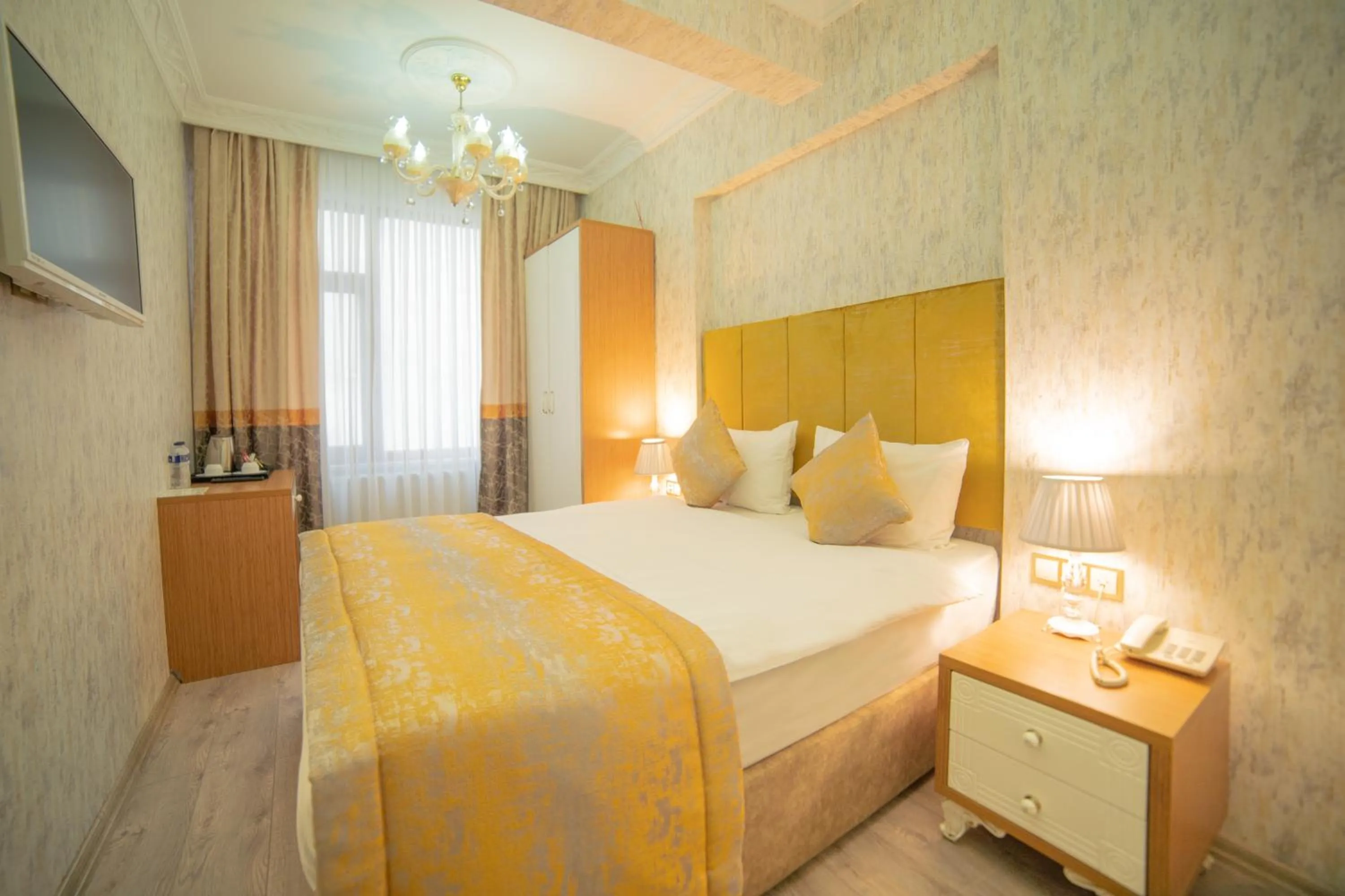 Bedroom, Bed in Miran Hotel