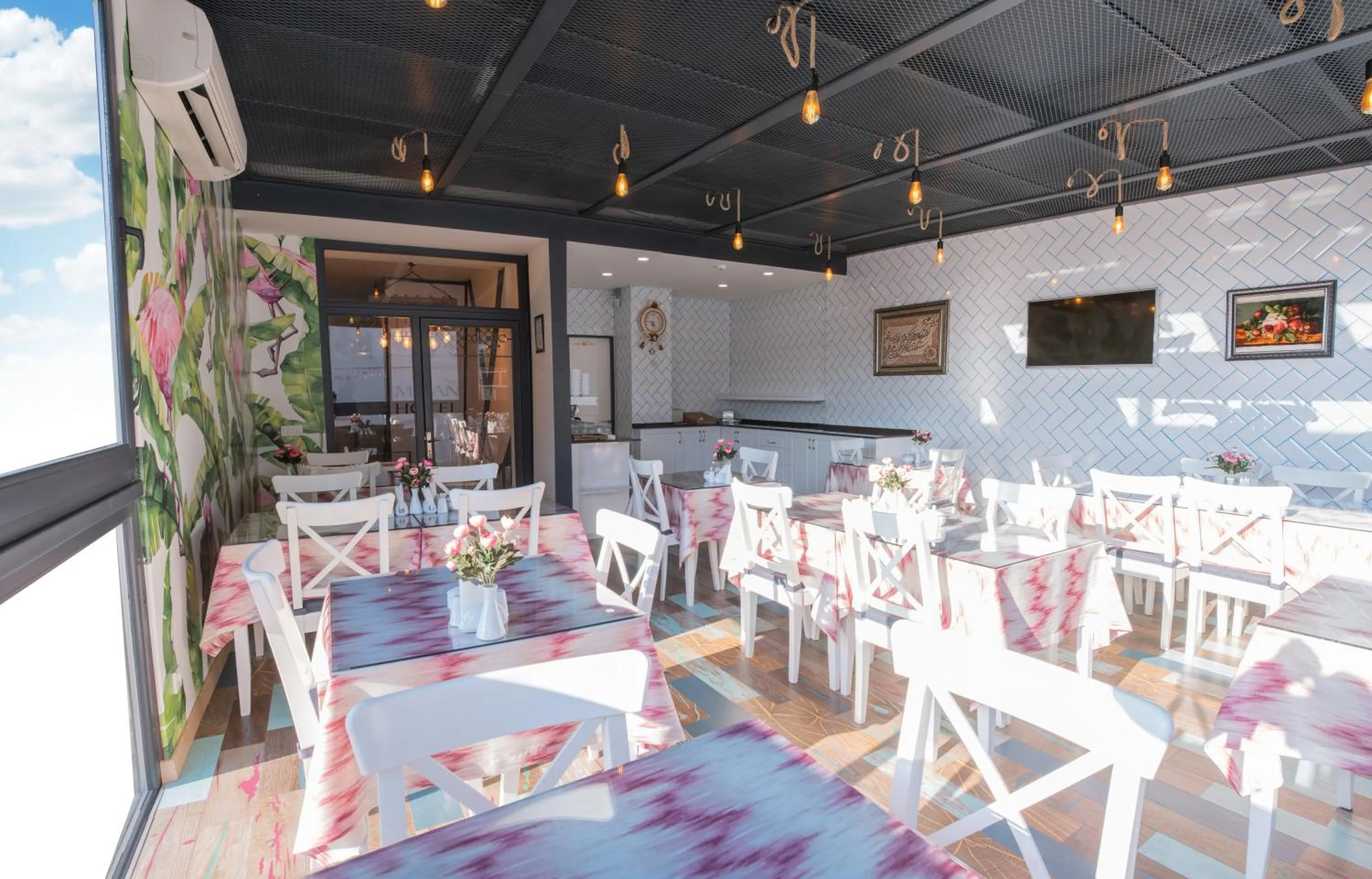 Lounge or bar in Miran Hotel