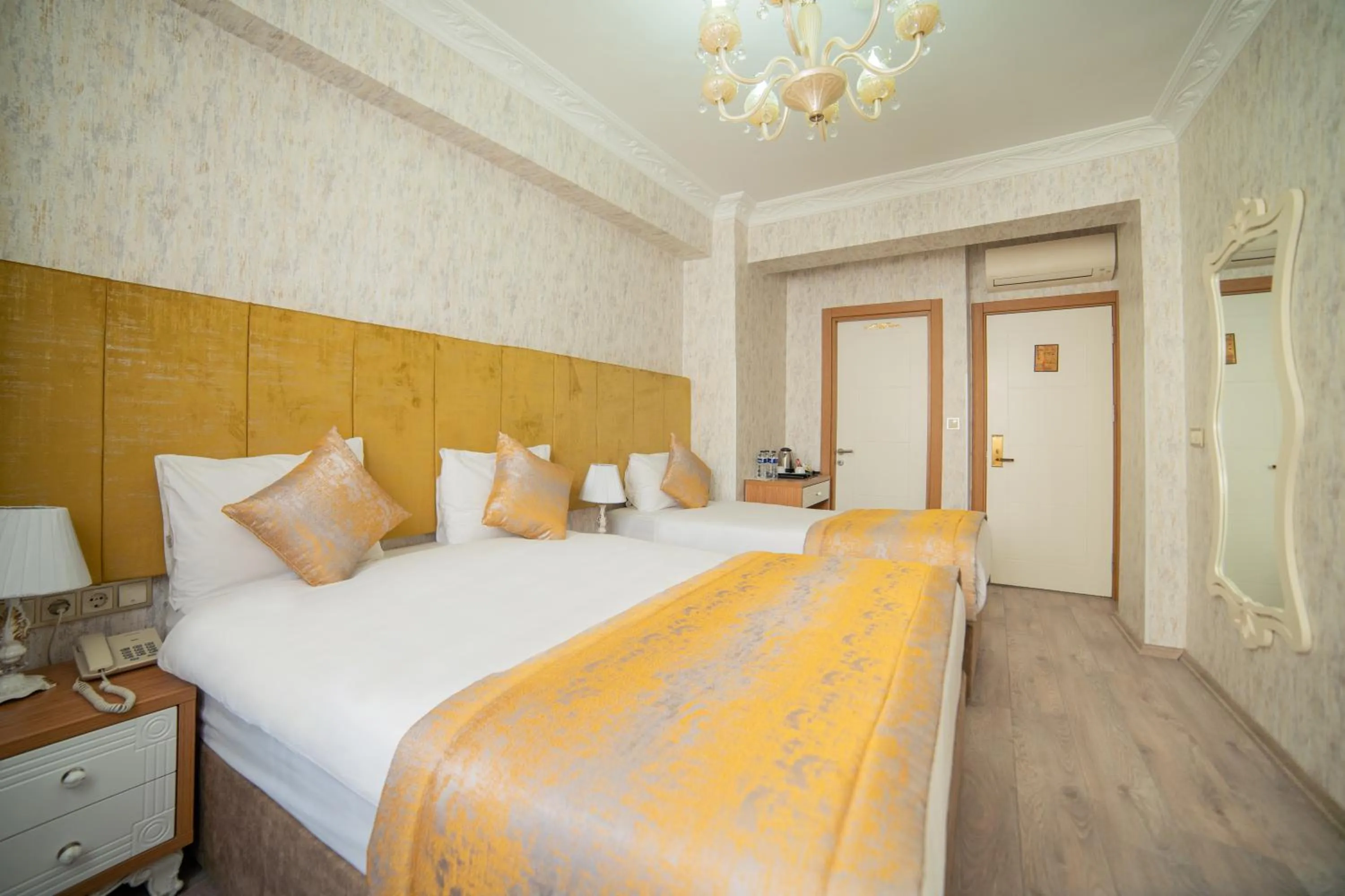 Photo of the whole room, Bed in Miran Hotel