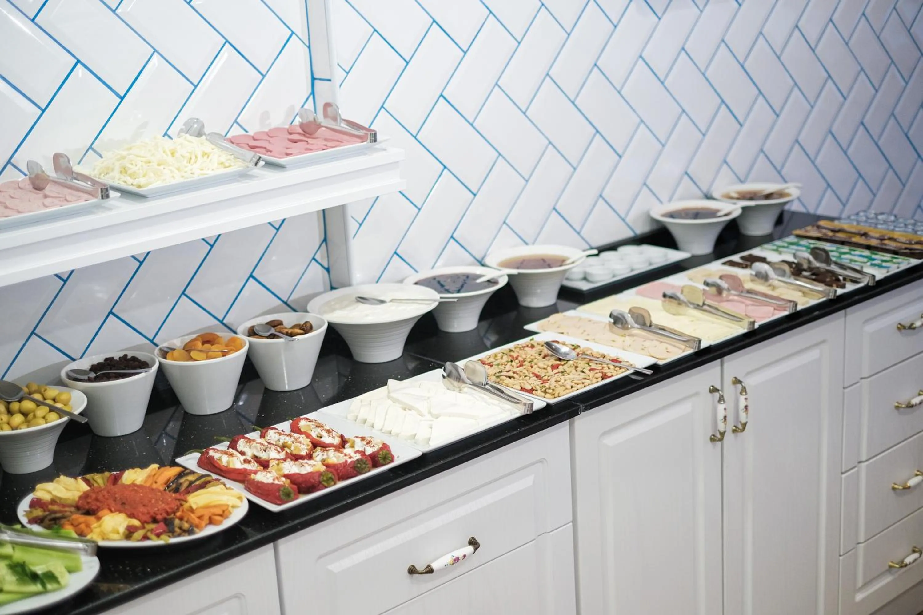 Food and drinks in Miran Hotel