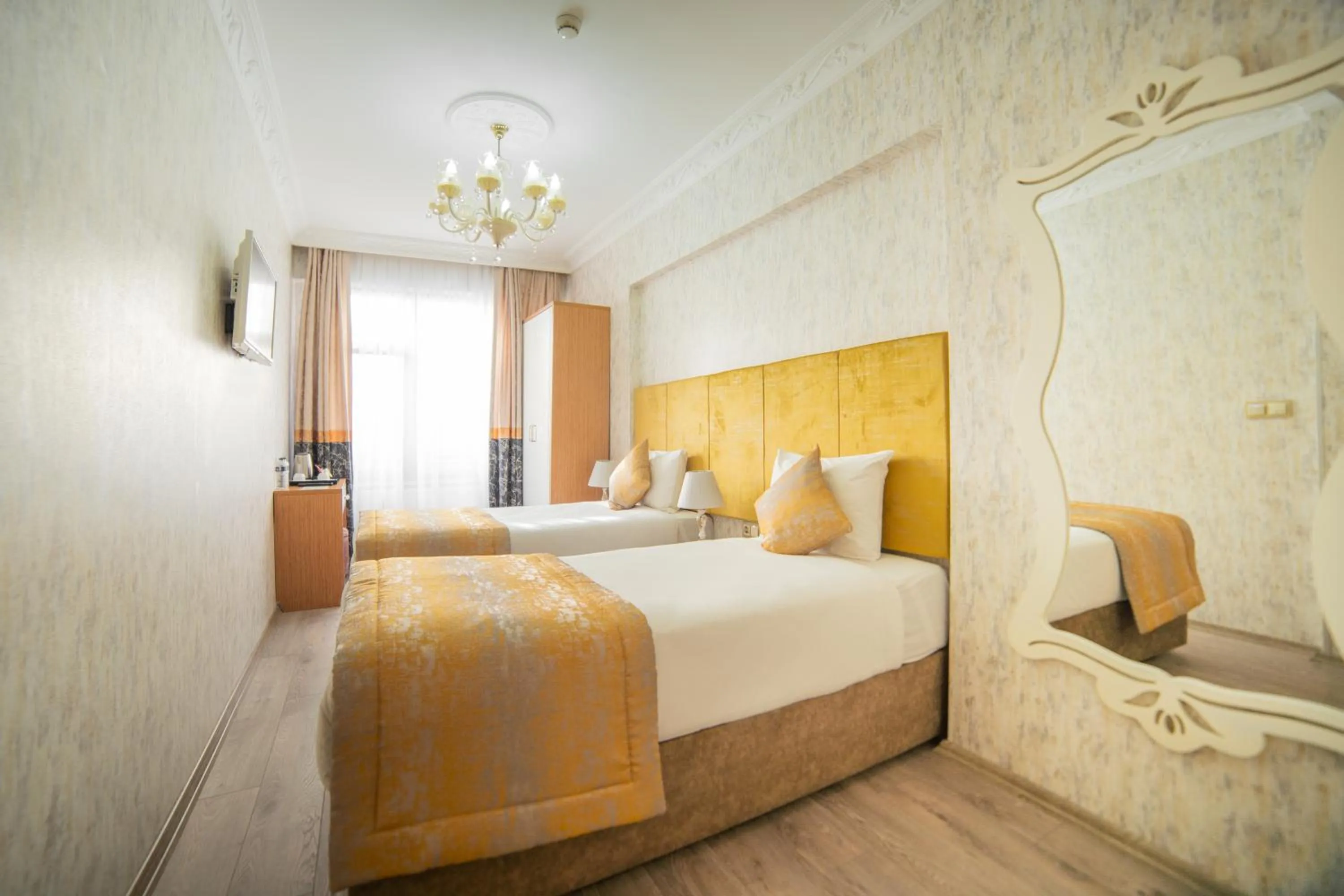 Photo of the whole room, Bed in Miran Hotel
