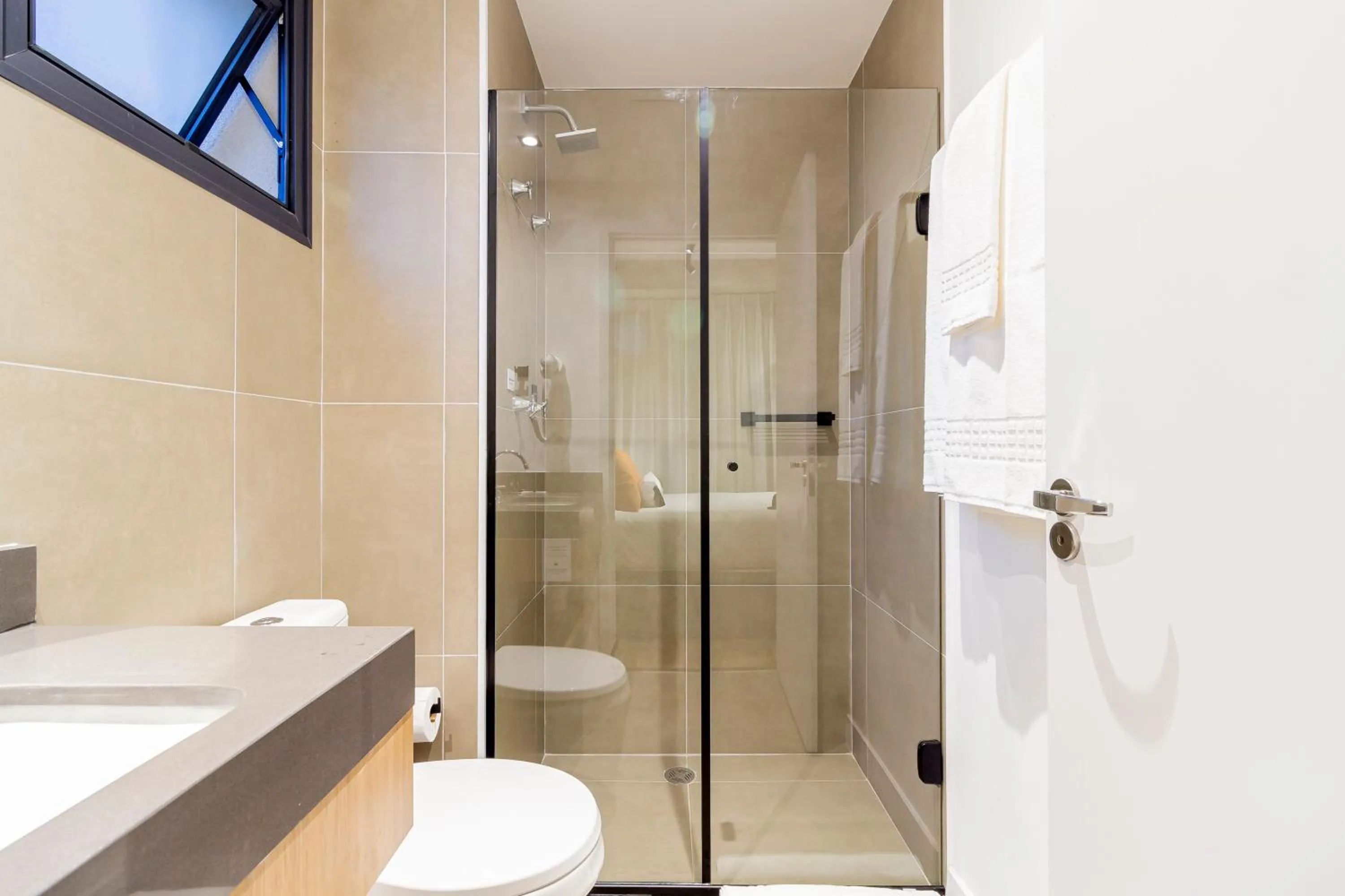 Shower in Charlie Uwin Brooklin