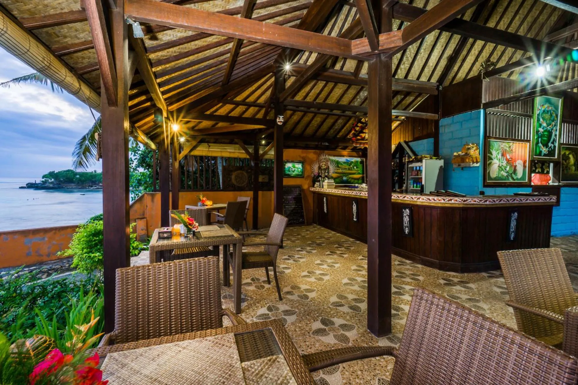 Restaurant/places to eat in Laguna Reef Huts