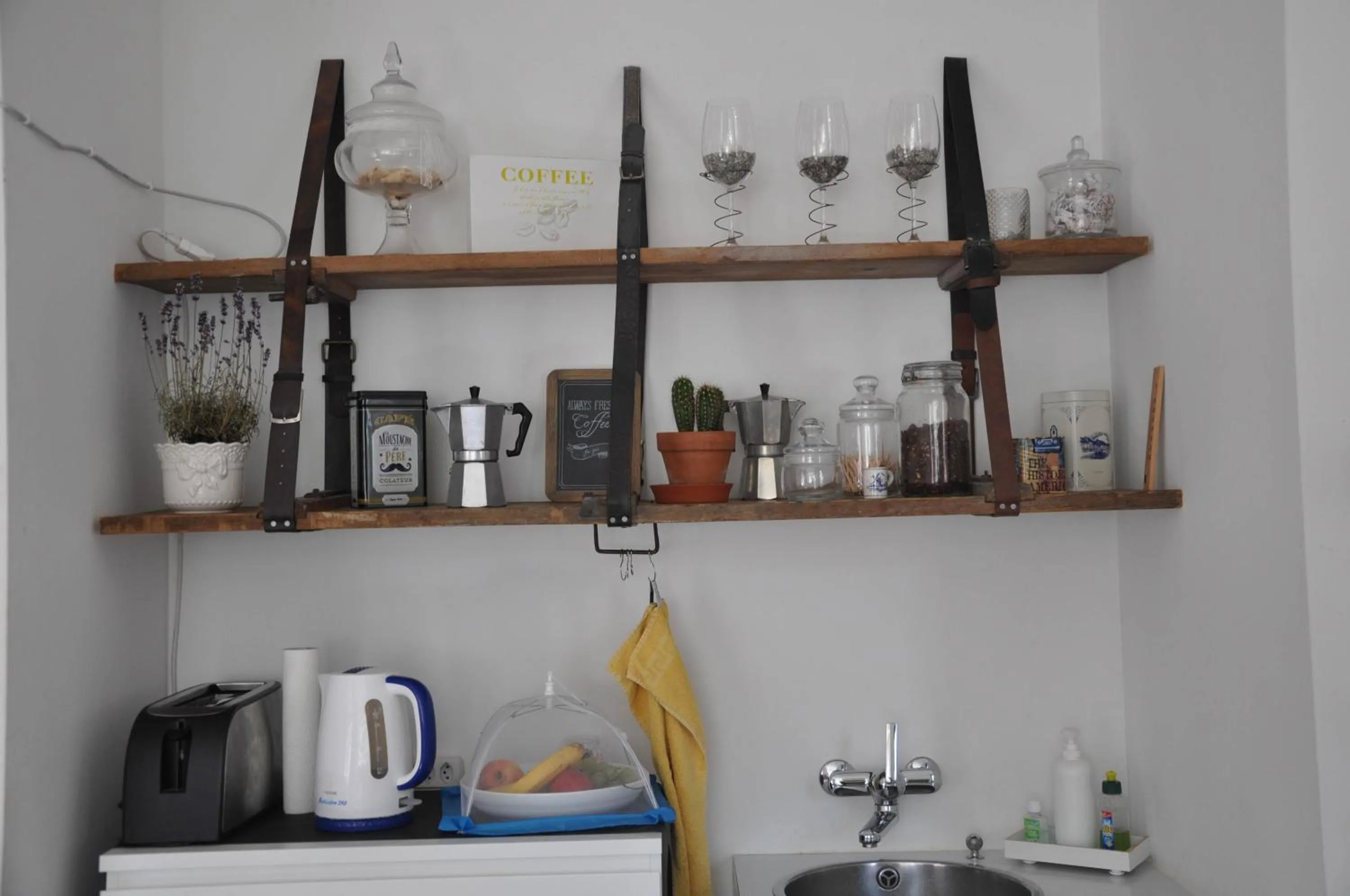 Coffee/tea facilities in B&B im Herzen von Biel