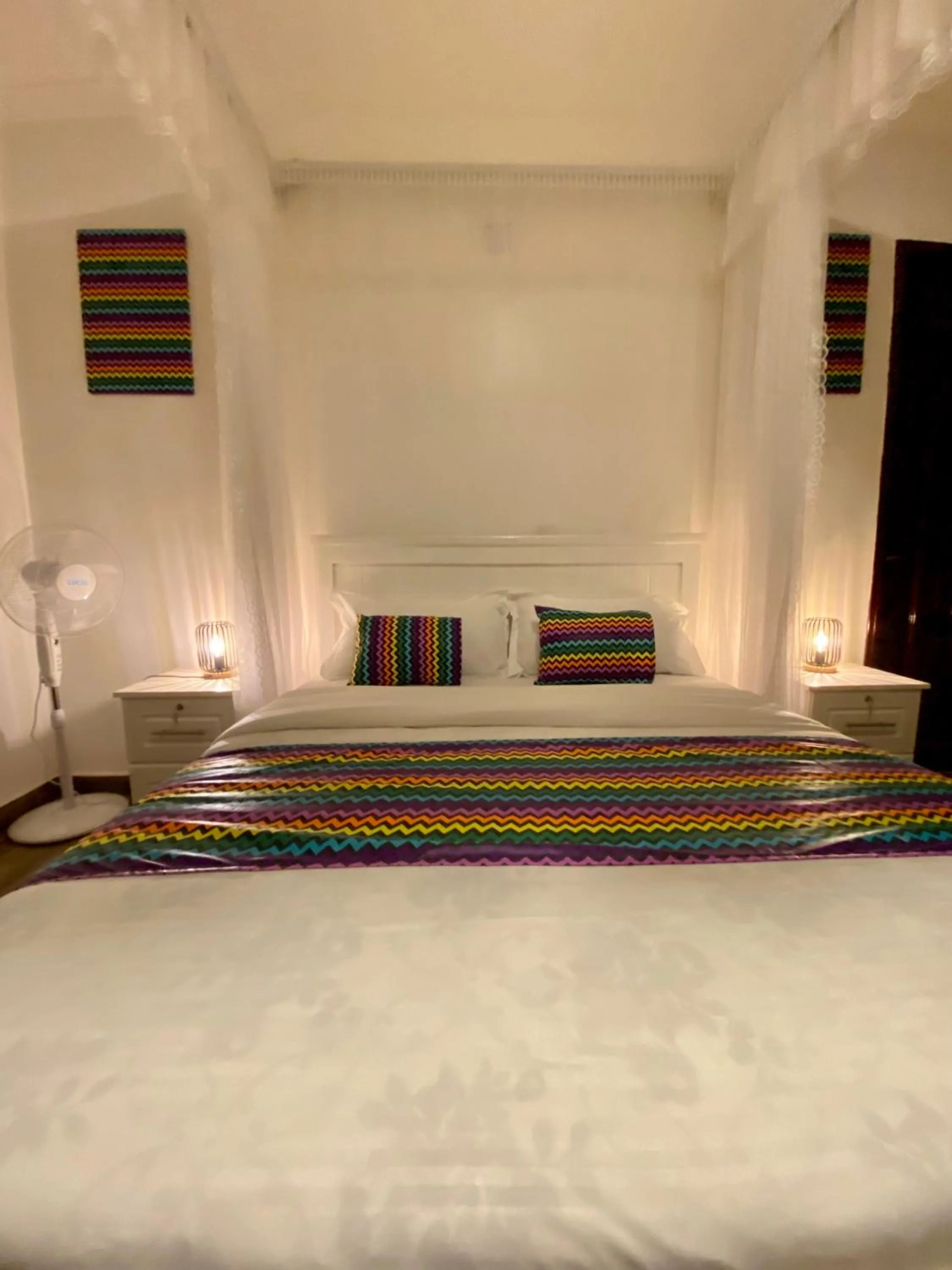 Bedroom, Bed in Nimaro Courts