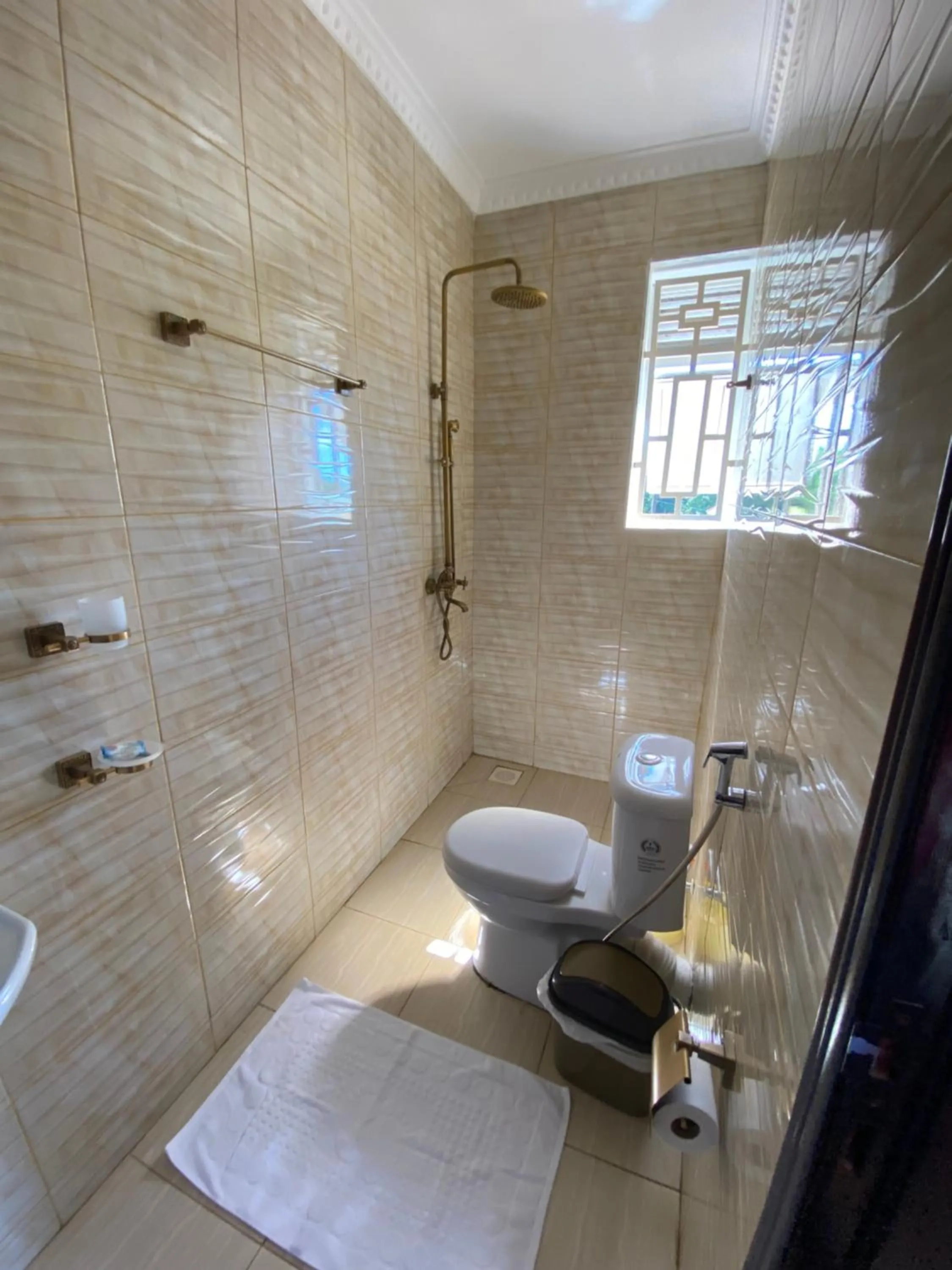 Shower in Nimaro Courts