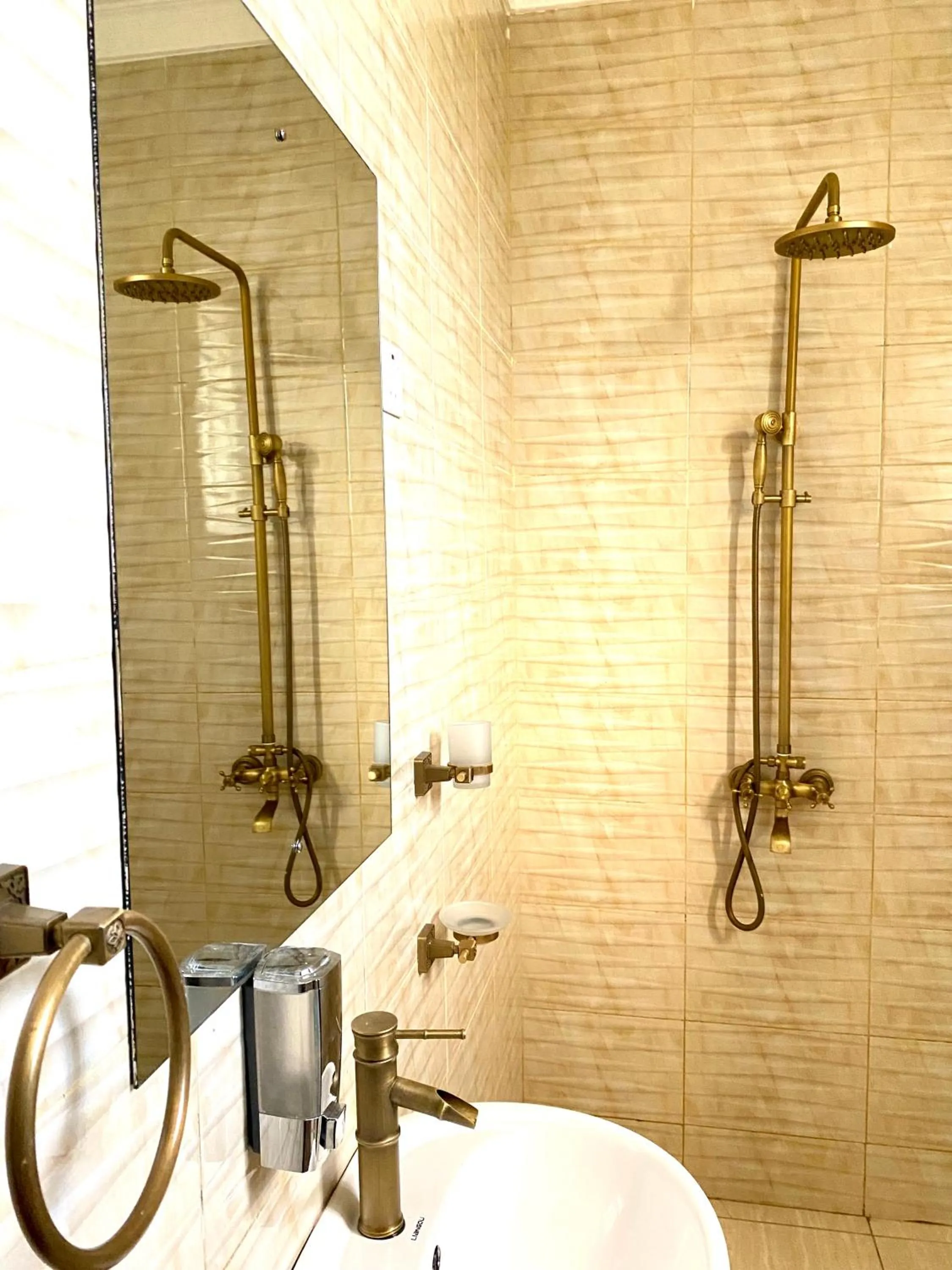 Shower in Nimaro Courts