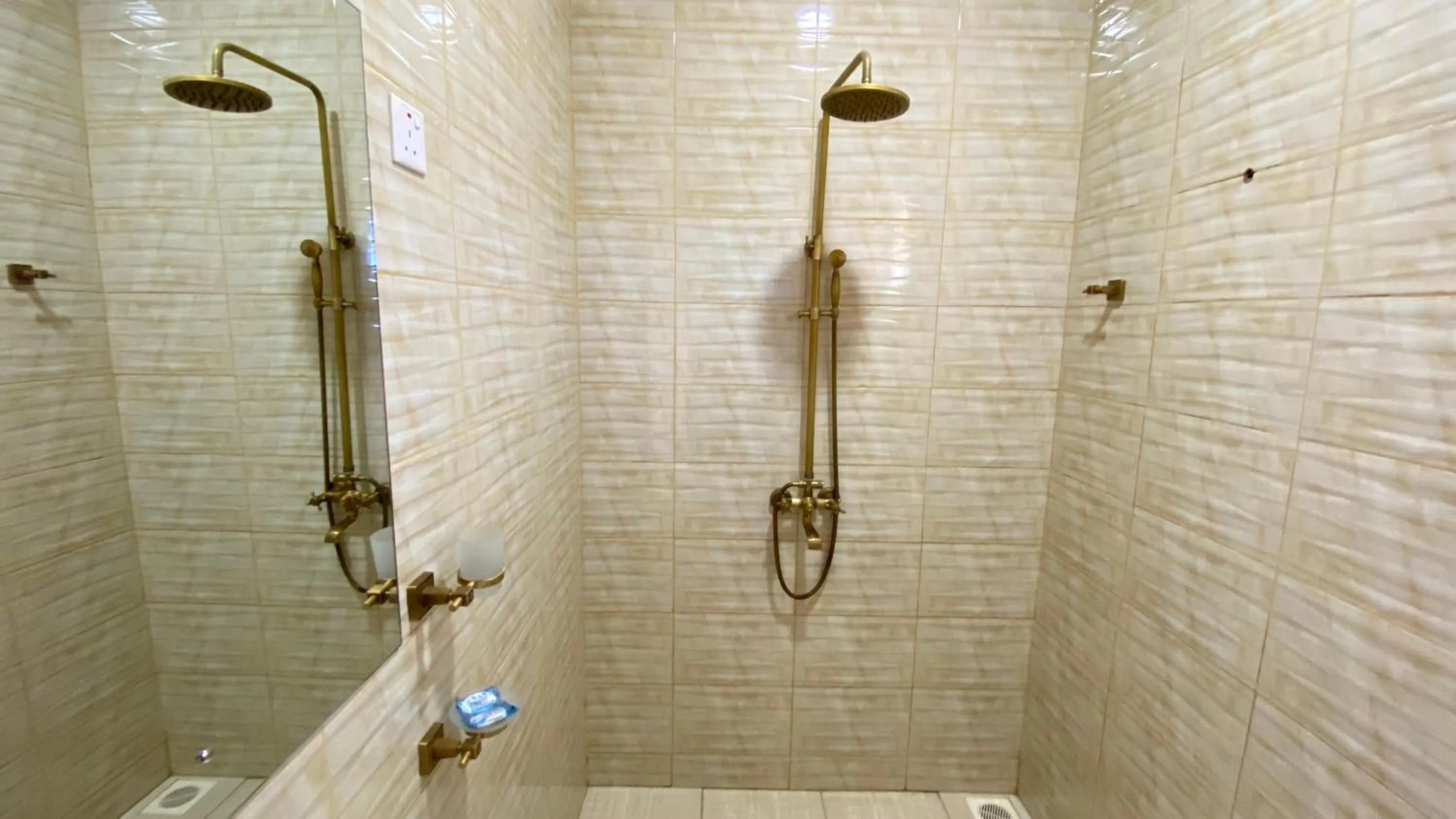 Shower in Nimaro Courts