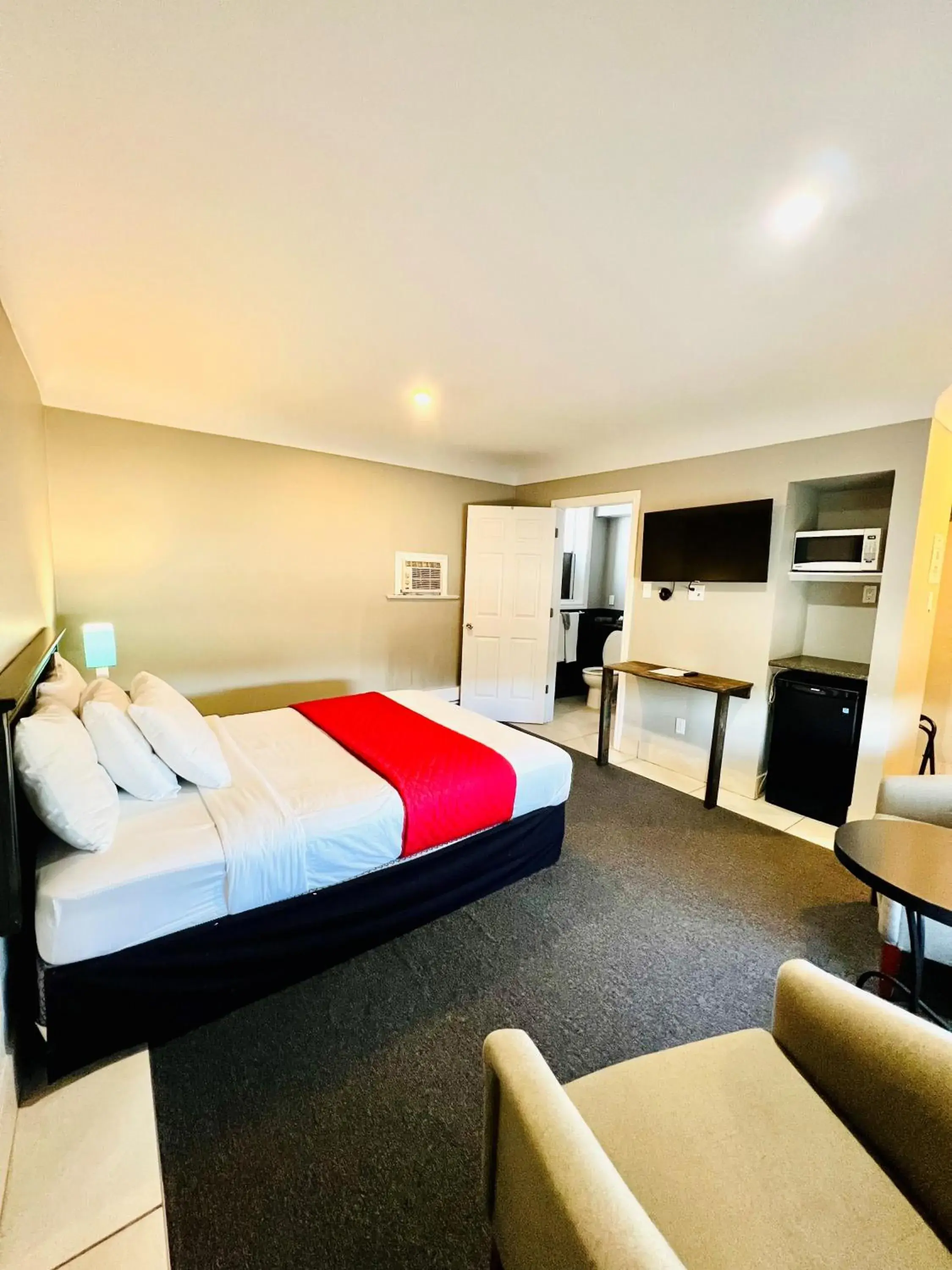 Queen Suite in City View Inn Queen Suite in City View Inn