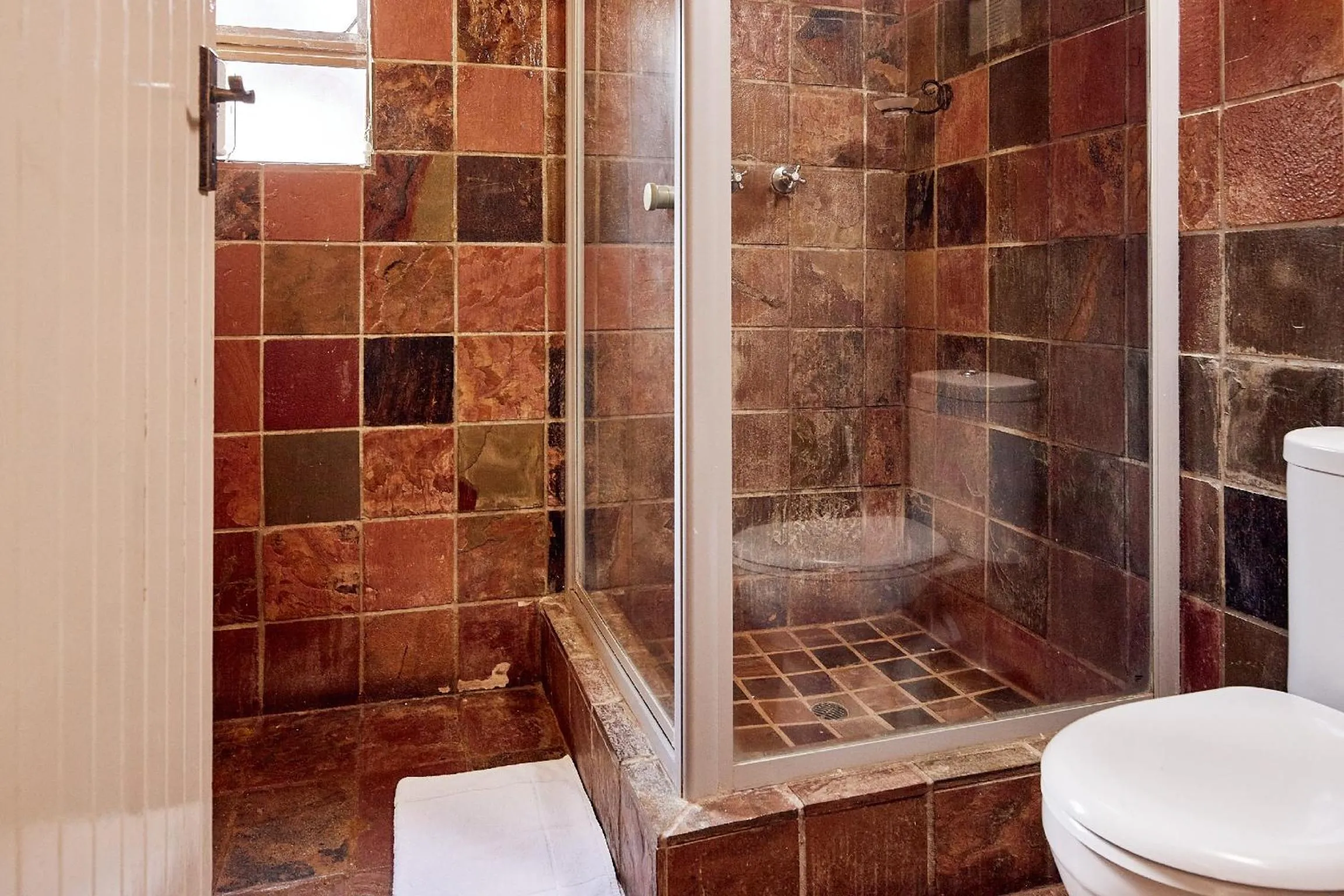 Shower in First Group Magalies Park