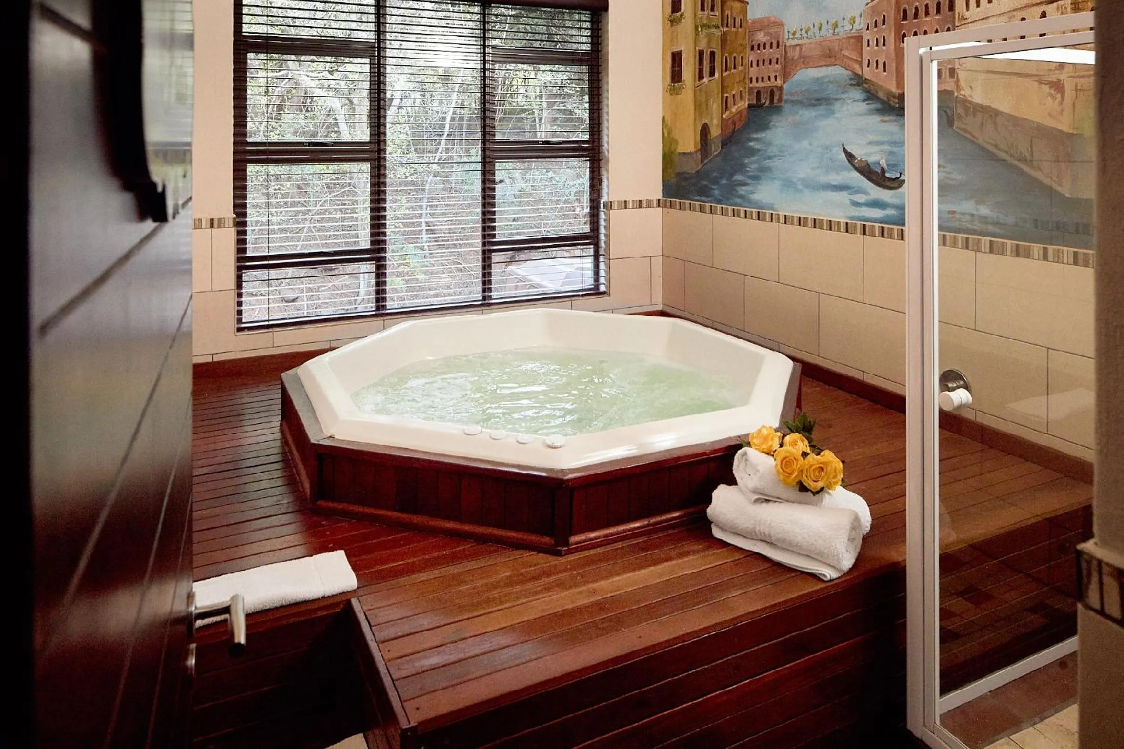 Hot Tub in First Group Magalies Park