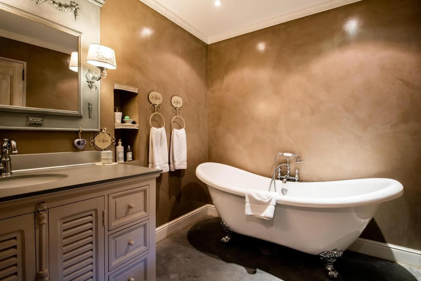 Bathroom in Le Trésor des Templiers