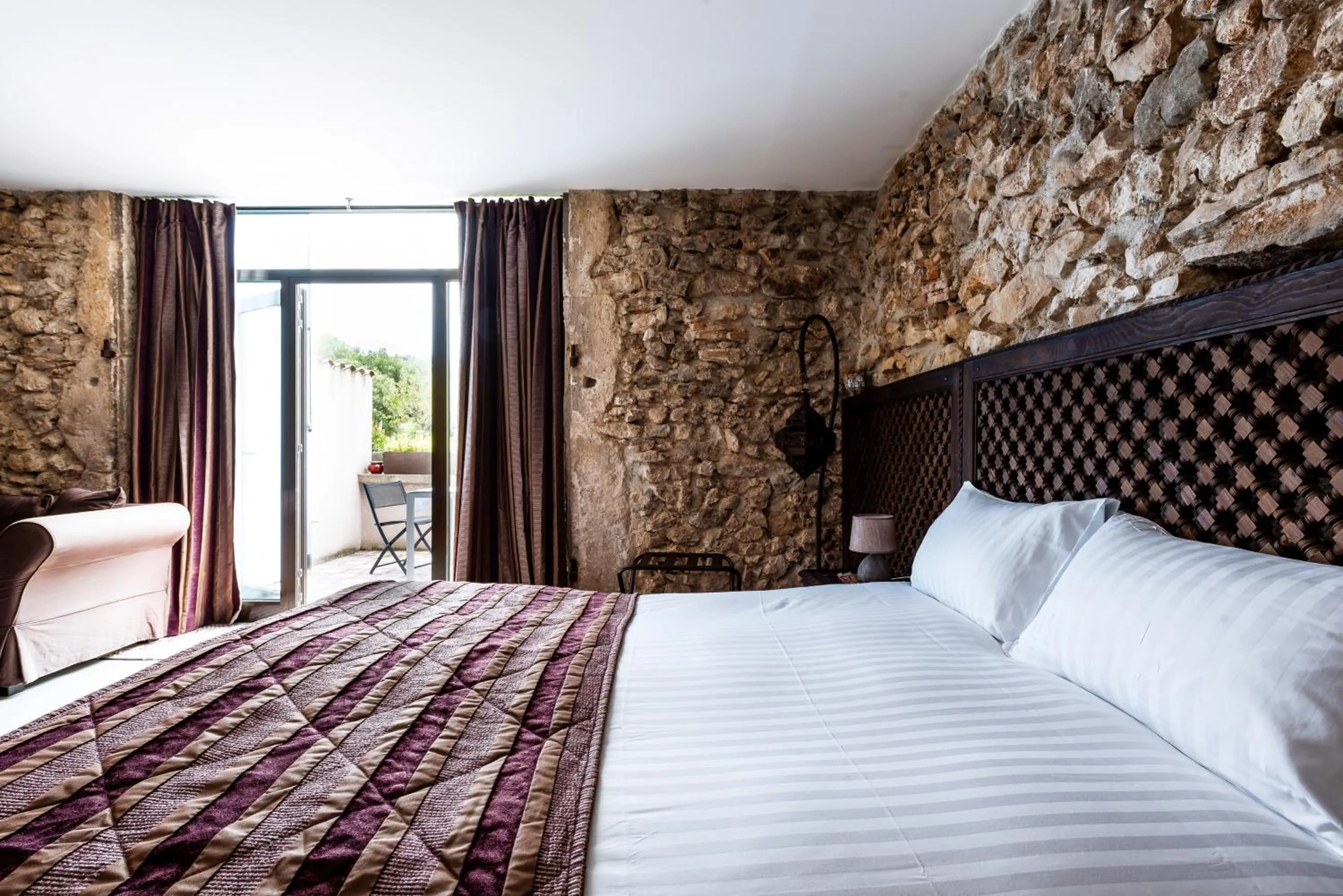 Bed in Le Trésor des Templiers