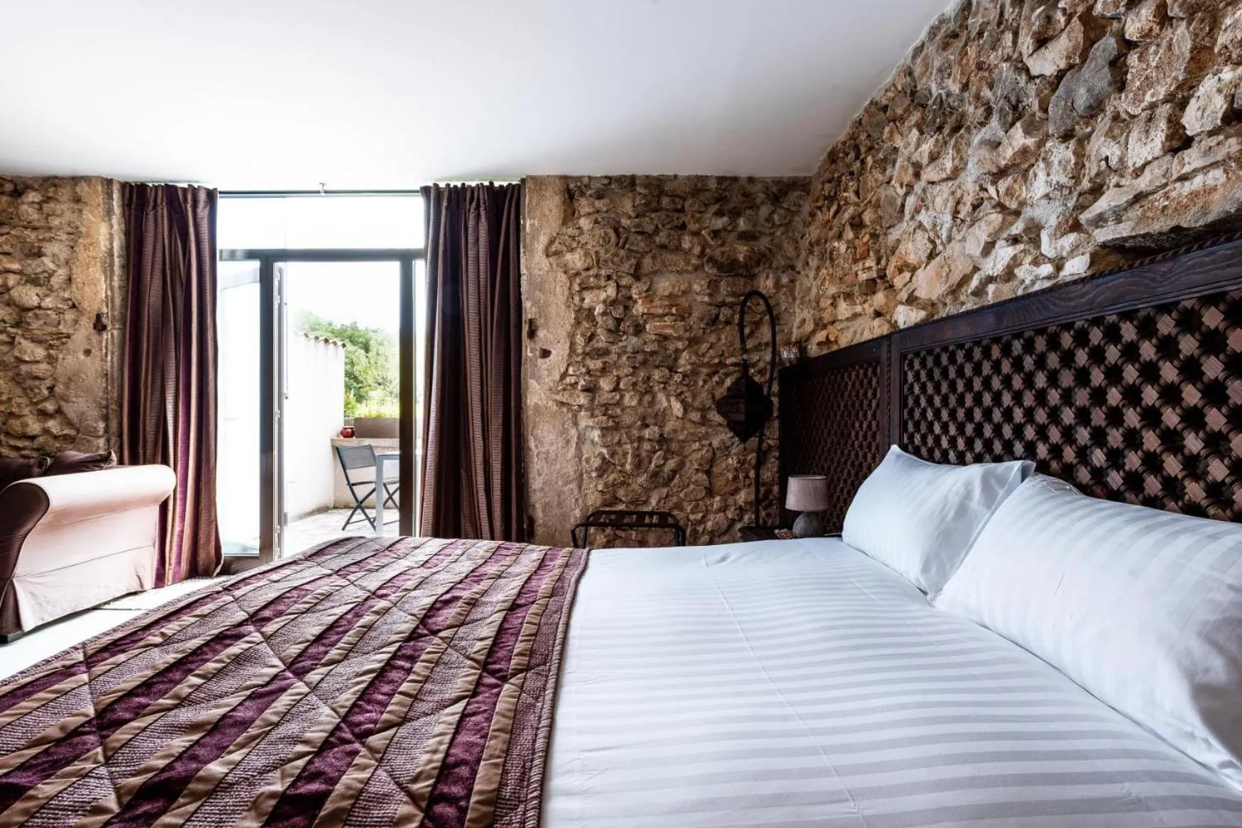 Bed in Le Trésor des Templiers