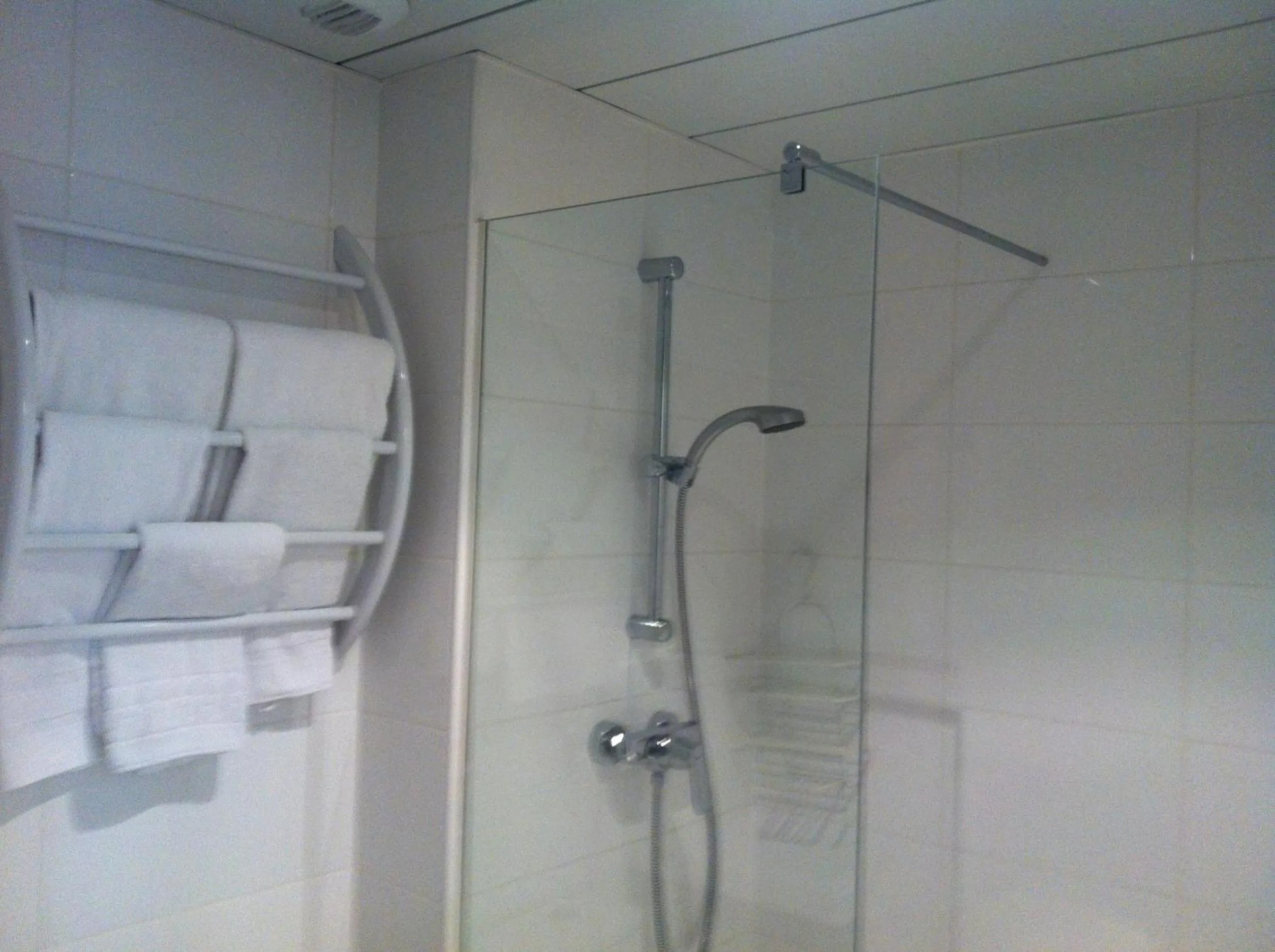 Shower in Vichy Résidencia