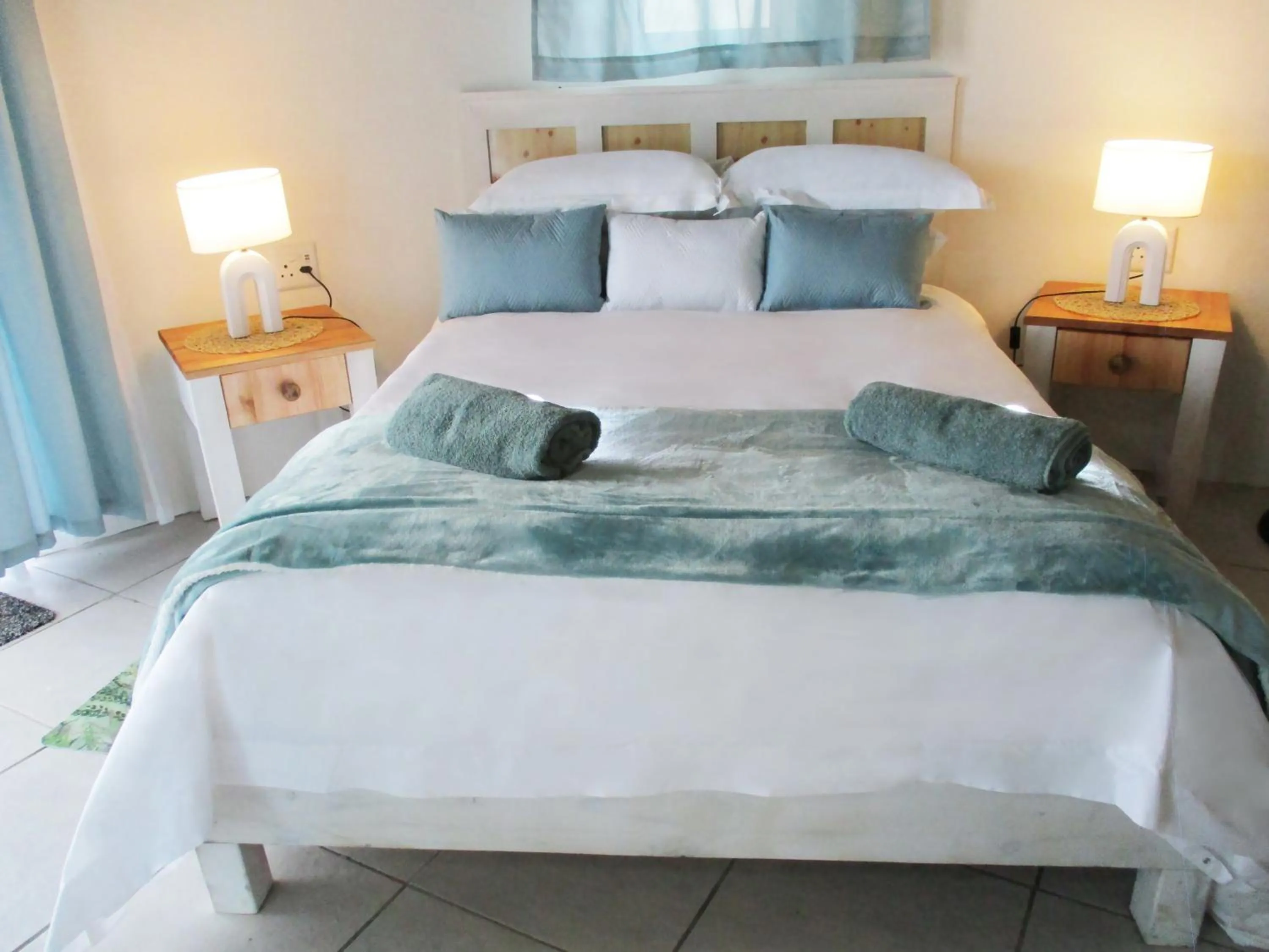 Bed in First Group Hole in the Wall