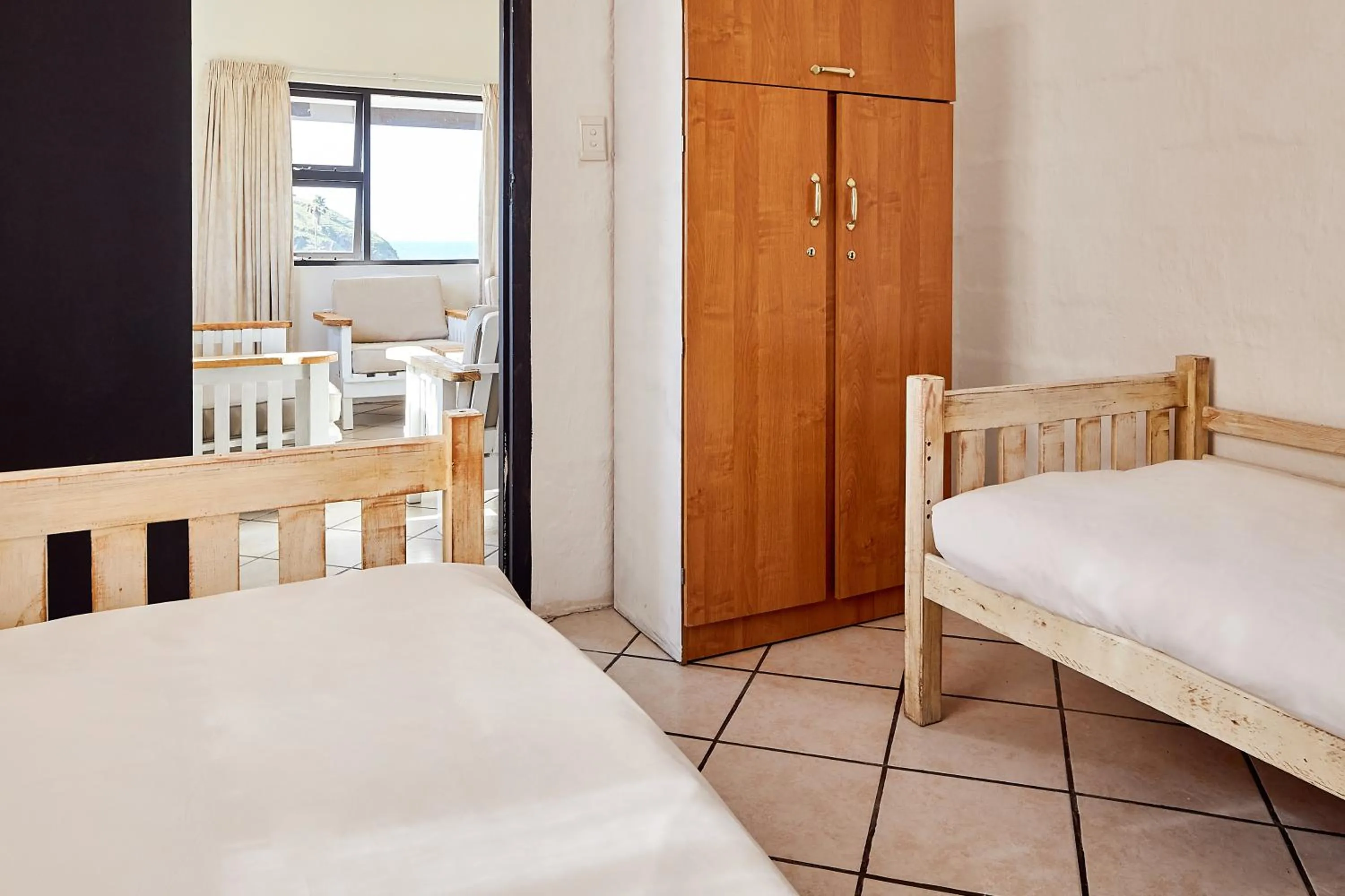 Bedroom, Bed in First Group Hole in the Wall