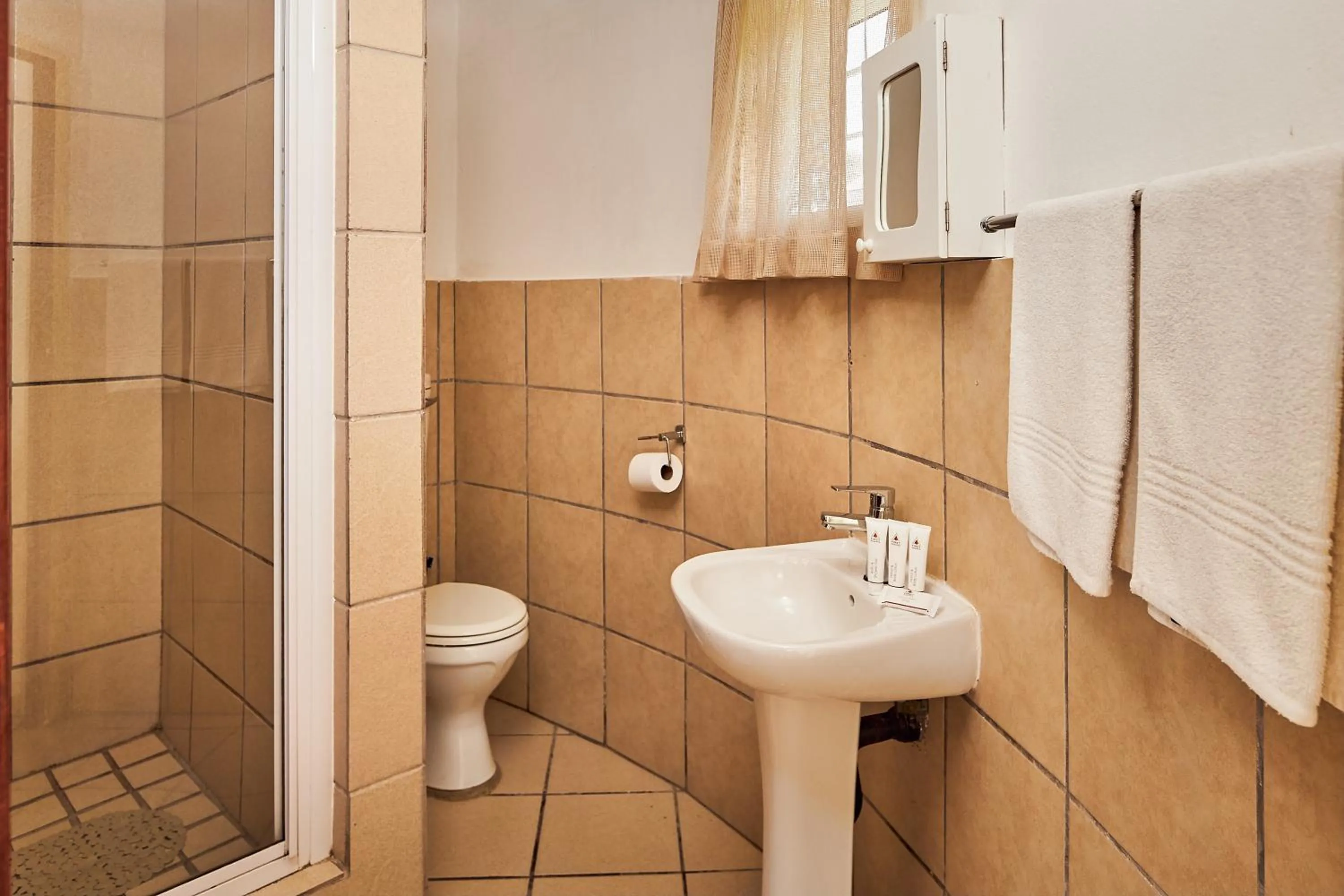 Shower in First Group Hole in the Wall