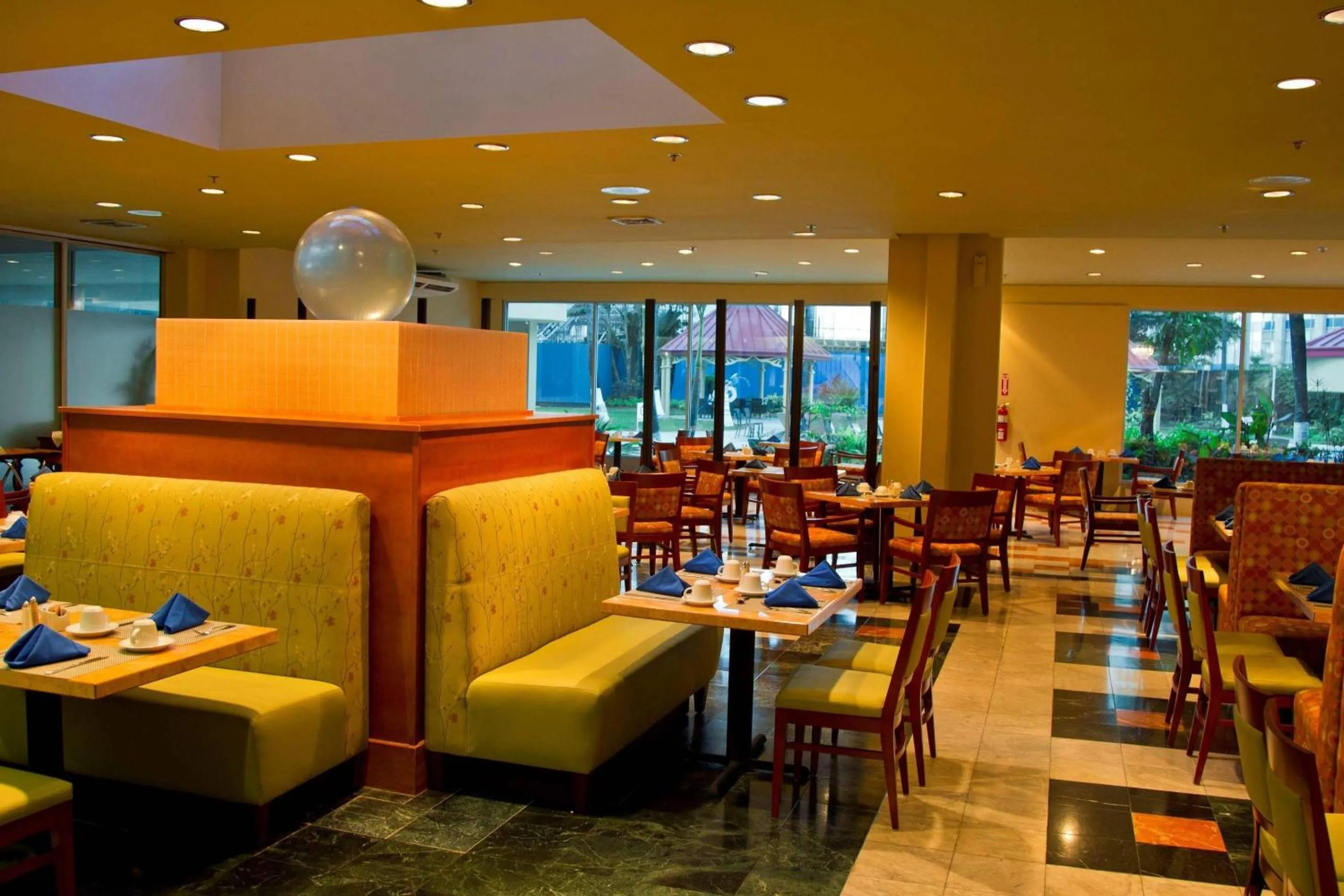 Restaurant/places to eat in Radisson Hotel Trinidad