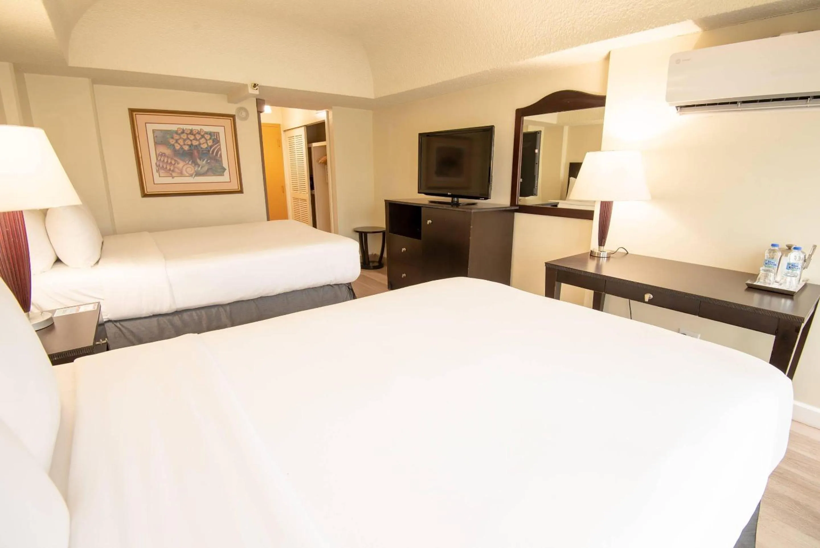 Bedroom, Bed in Radisson Hotel Trinidad